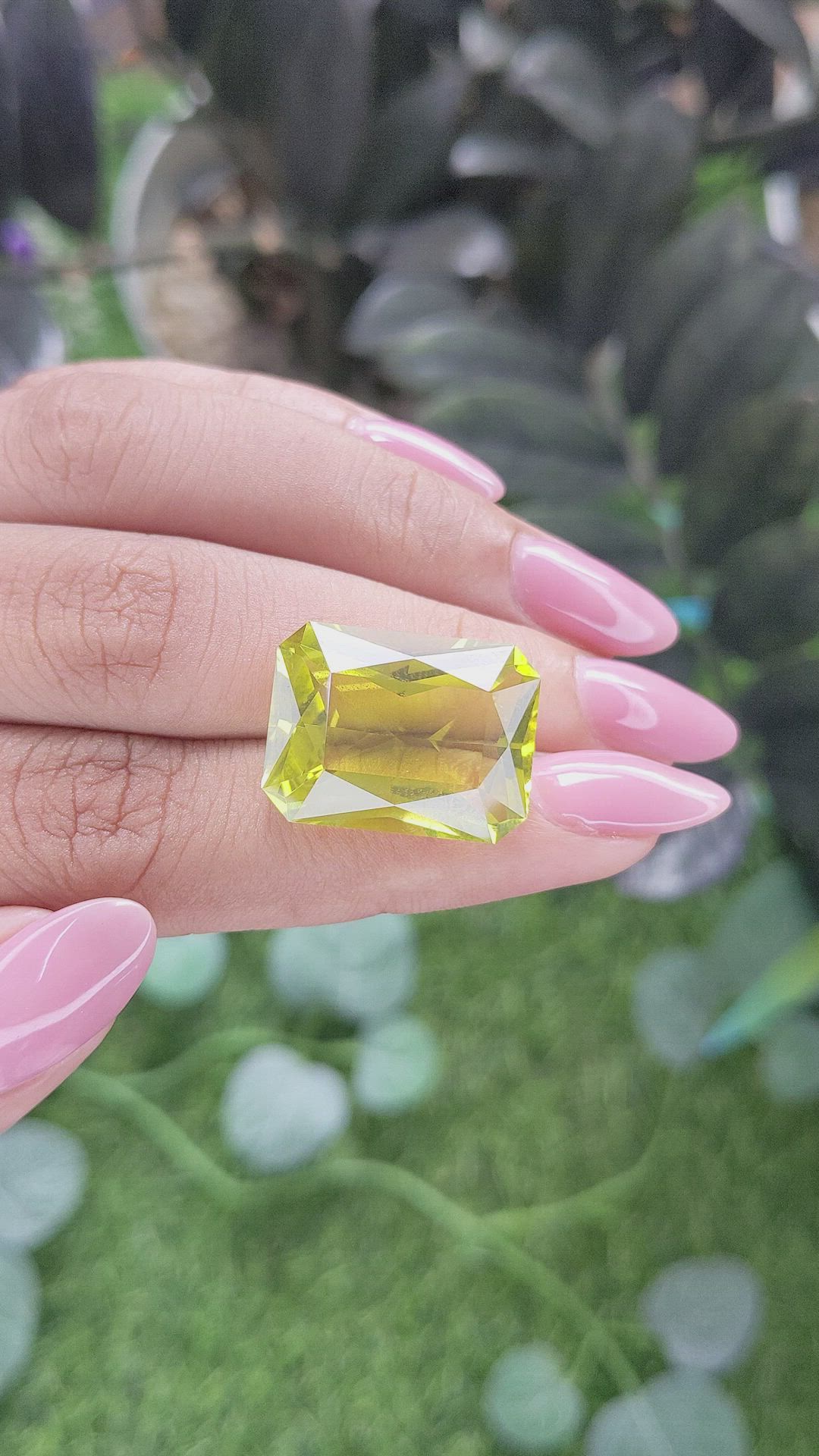 19.21 Ct. Lemon Quartz Size Video
