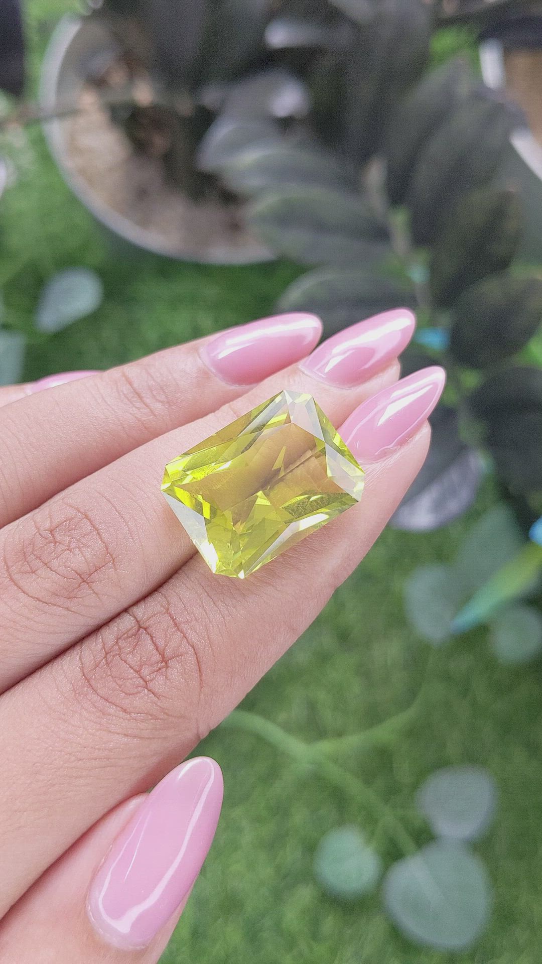 19.21 Ct. Lemon Quartz Size Video