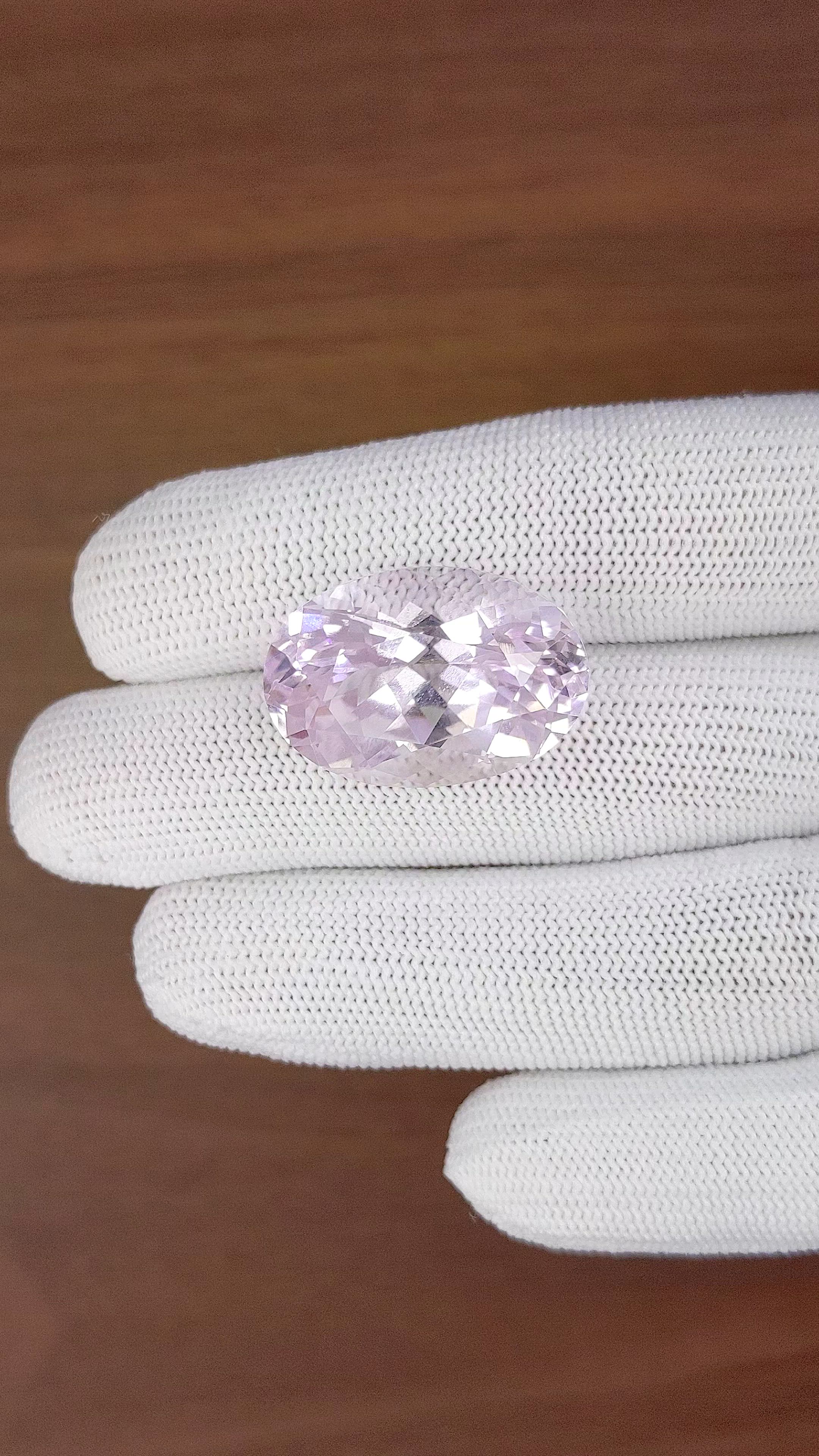 36.98 Ct. Pinkish Purple Kunzite from Afghanistan Size Video