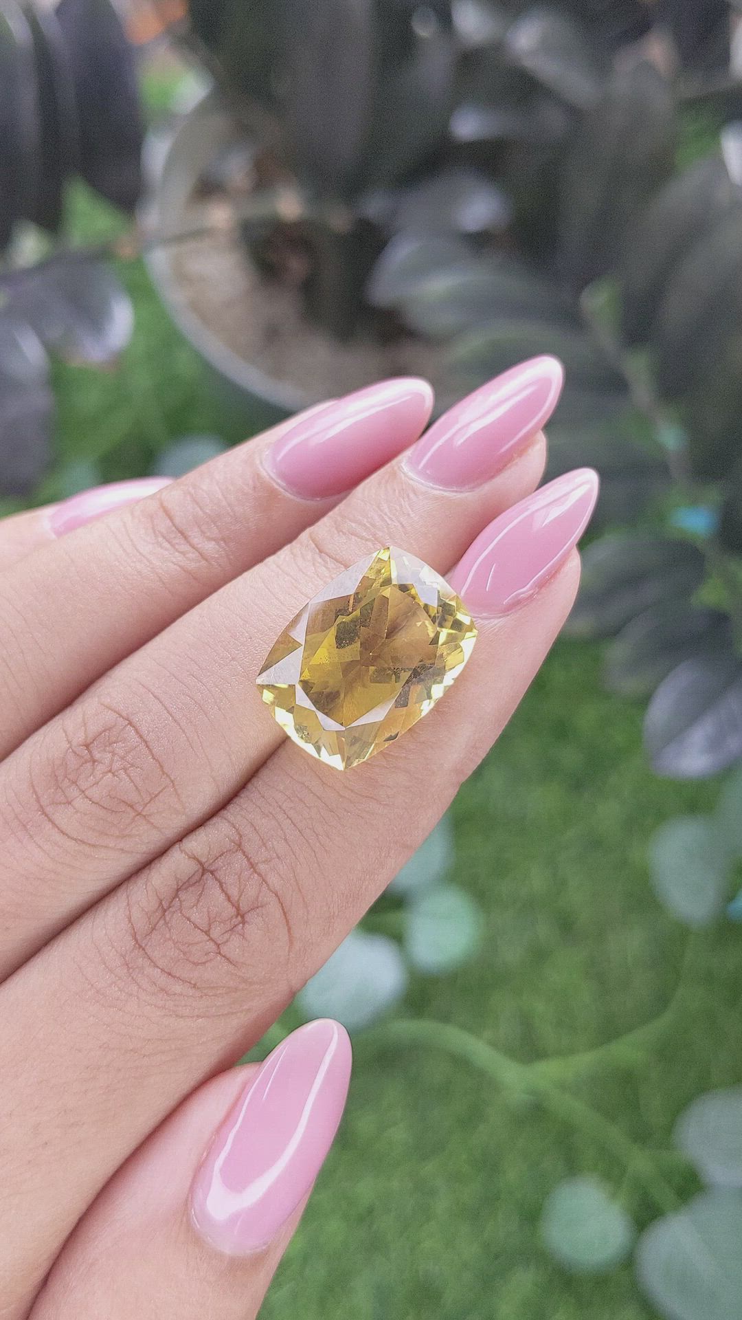 12.91 Ct. Yellowish Brown Citrine Size Video