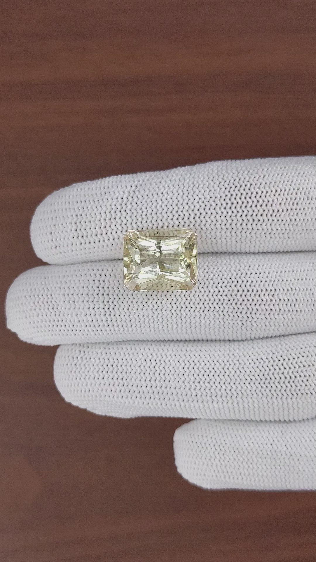 11.00 Ct. Brownish Yellow Scapolite from Ceylon (Sri Lanka) Size Video