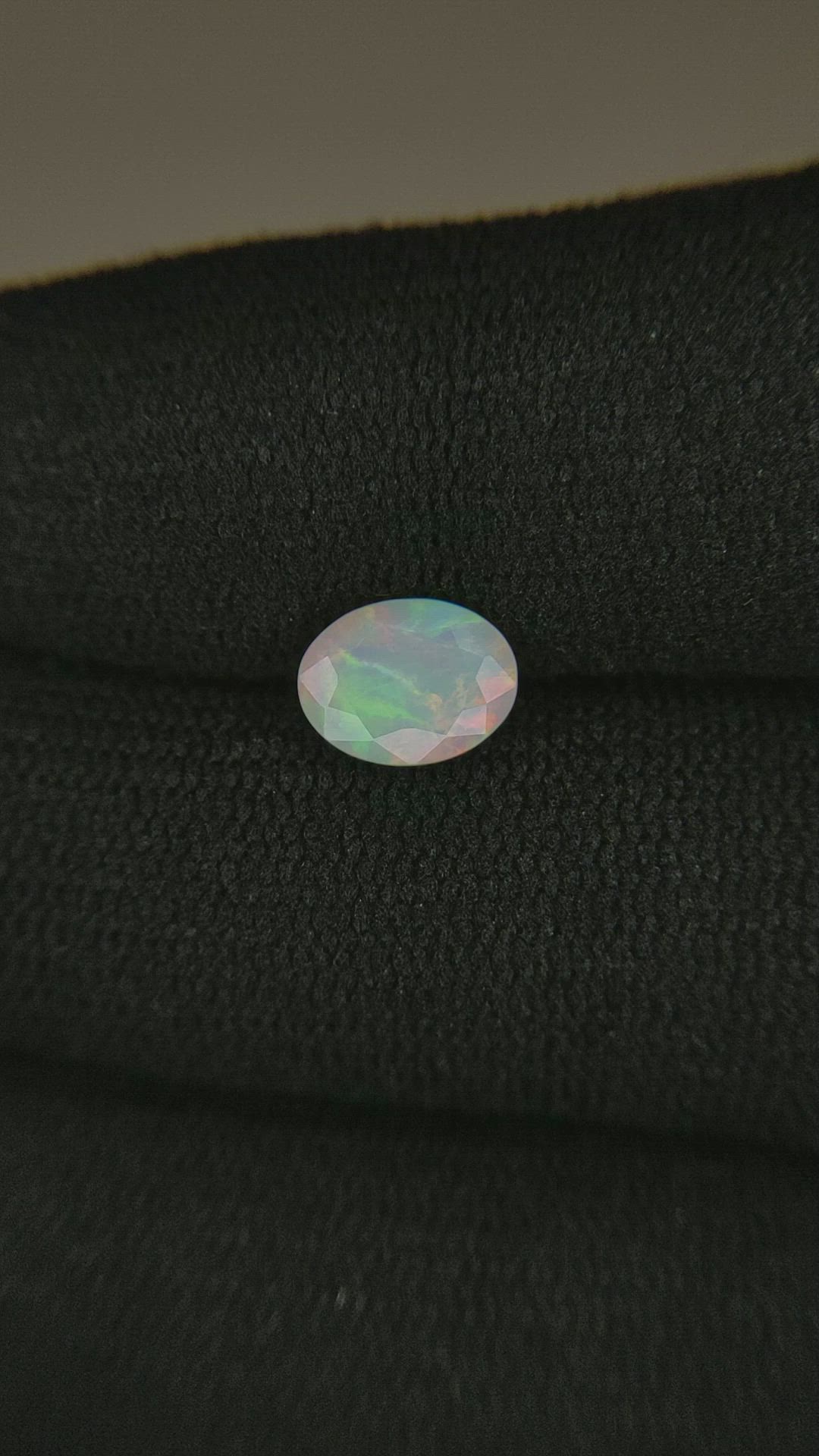 0.80 Ct. Multi Color White Opal from Australia Size Video