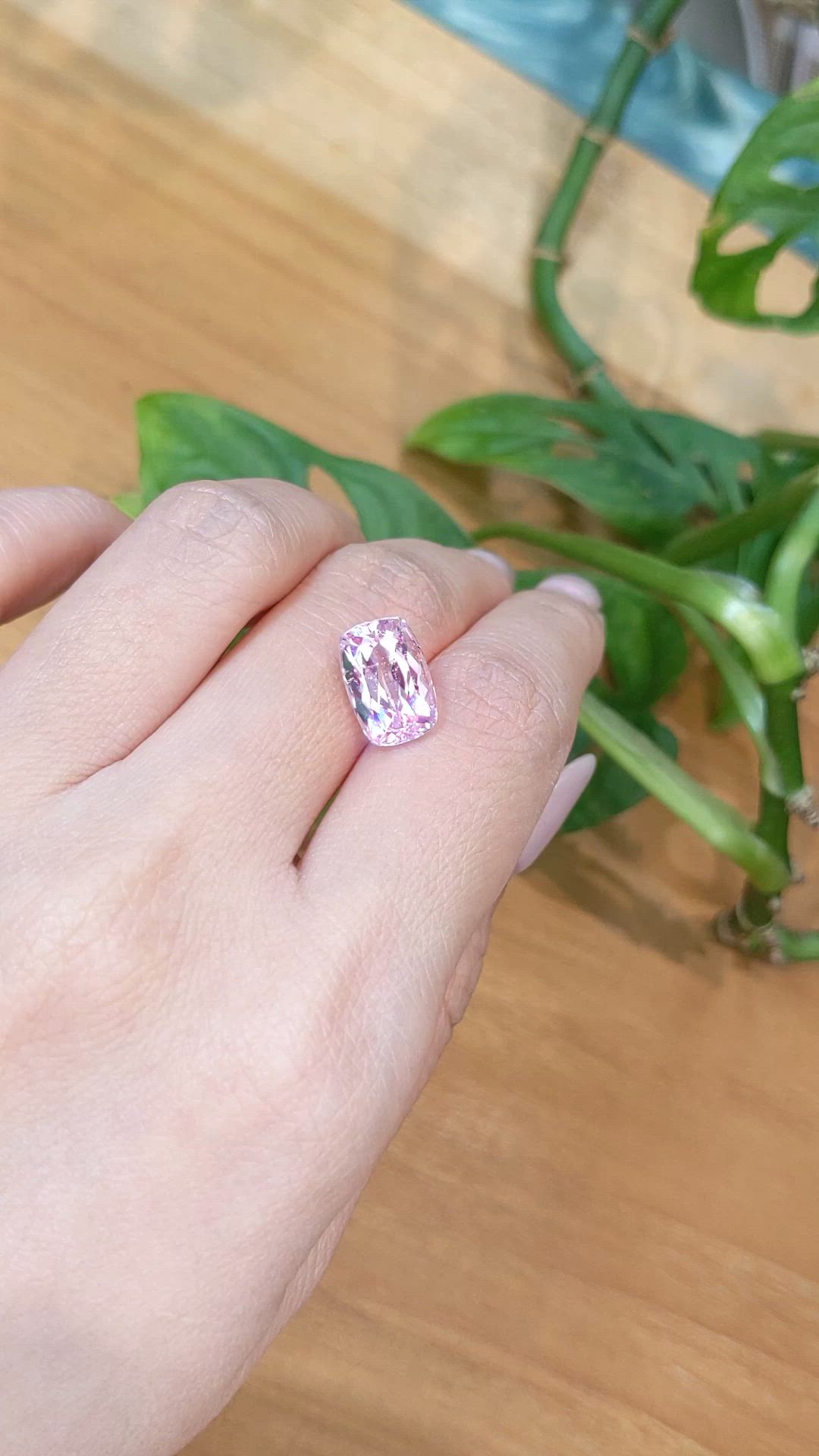 5.72 Ct. Pink Kunzite from Afghanistan Size Video
