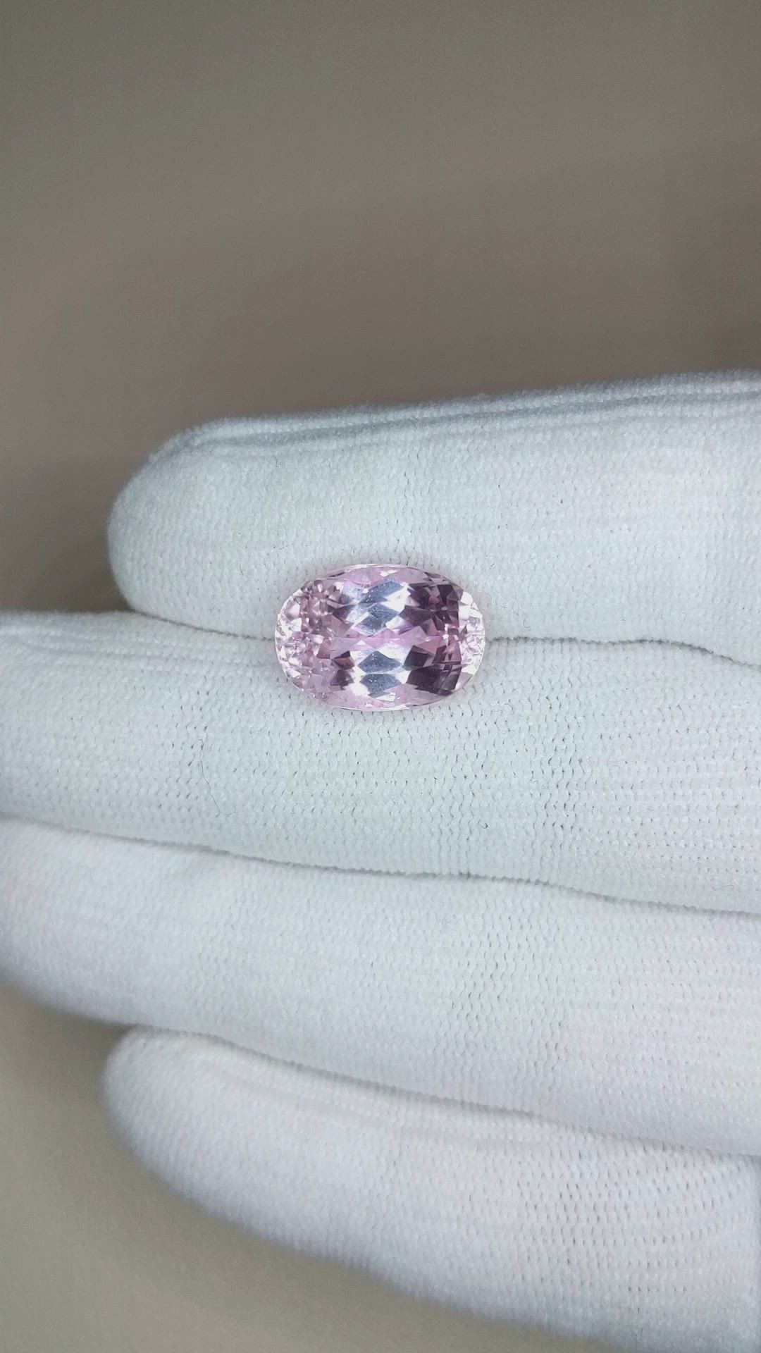 8.48 Ct. Purplish Pink Kunzite from Afghanistan Size Video