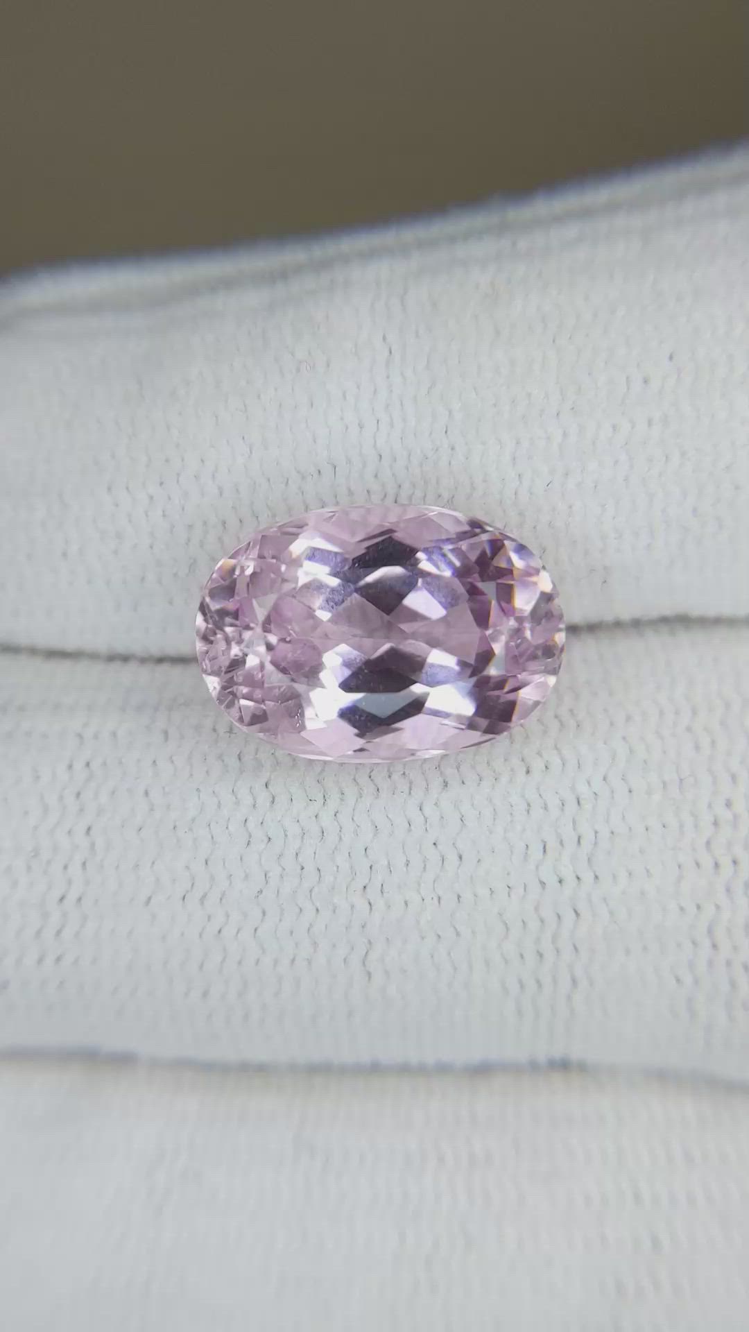 8.48 Ct. Purplish Pink Kunzite from Afghanistan Size Video