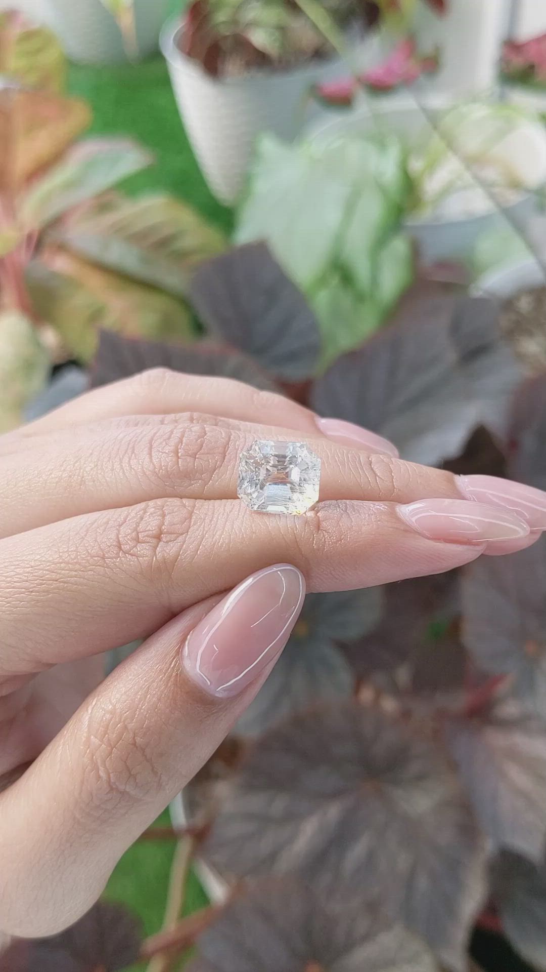 8.43 Ct. White Topaz from Ceylon (Sri Lanka) Size Video