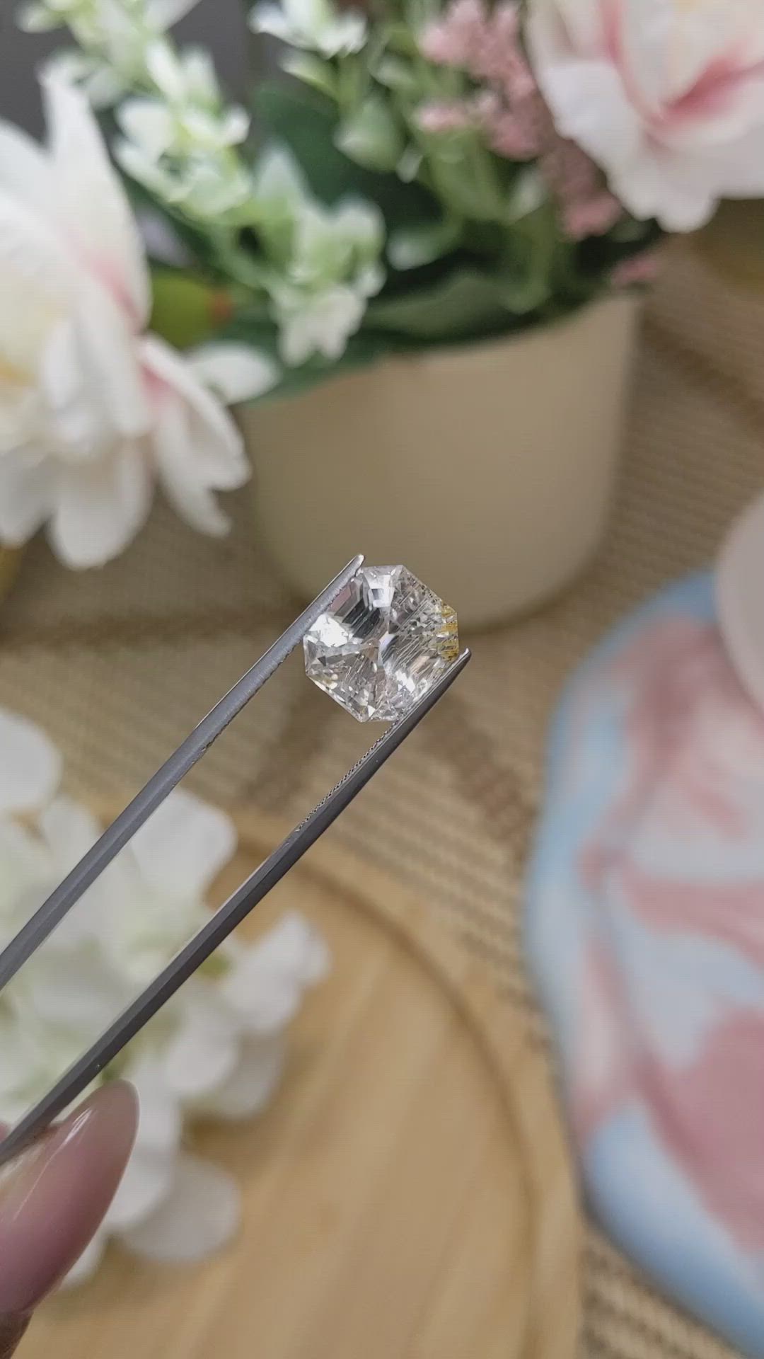 8.43 Ct. White Topaz from Ceylon (Sri Lanka) Size Video