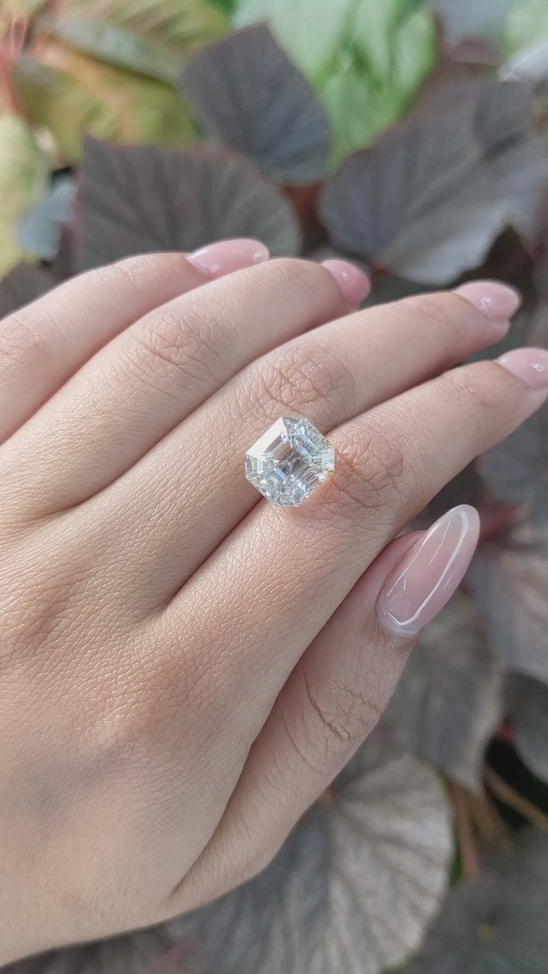 8.43 Ct. White Topaz from Ceylon (Sri Lanka) Size Video