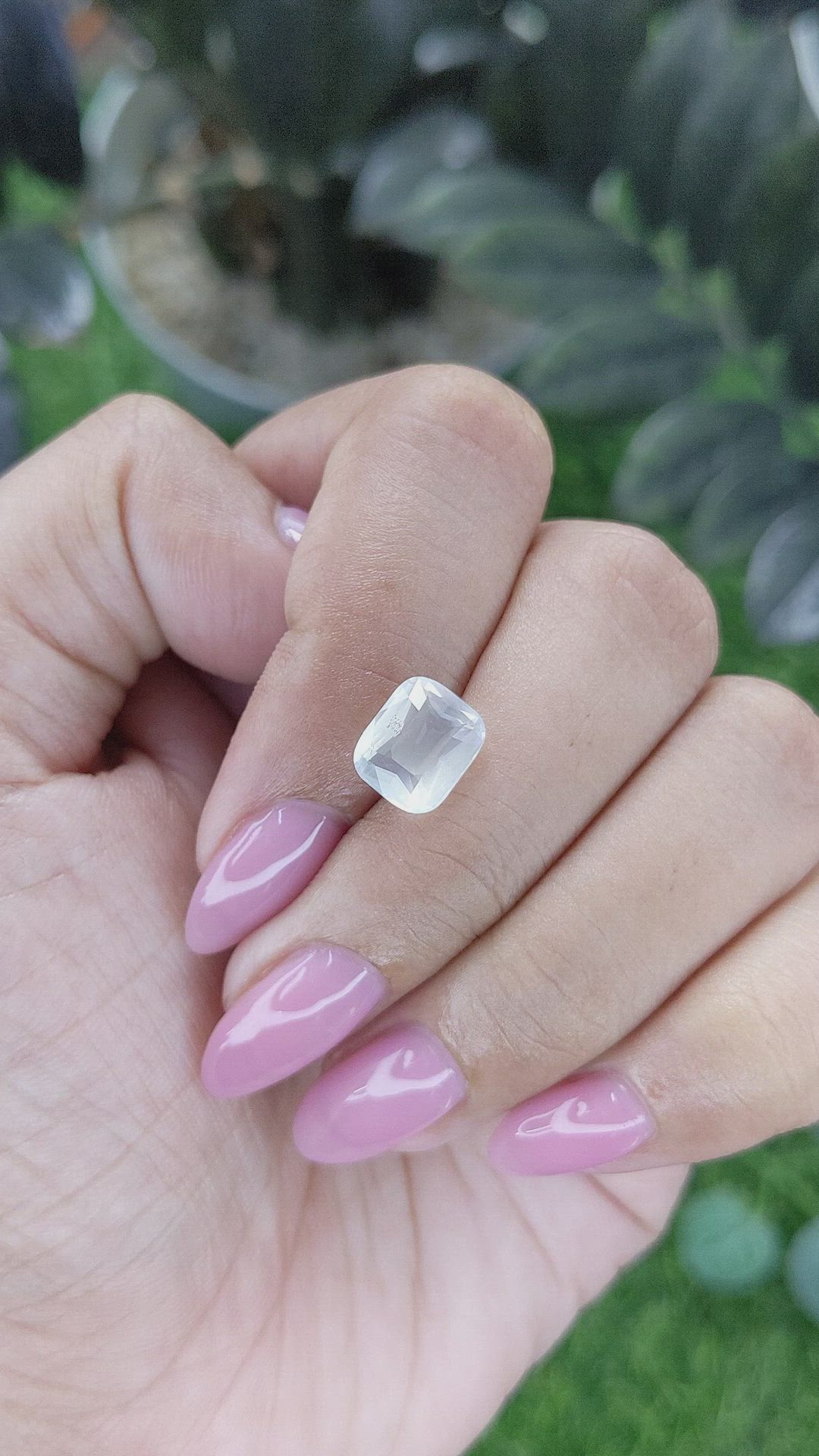 2.31 Ct. White Moonstone from Ceylon (Sri Lanka) Size Video