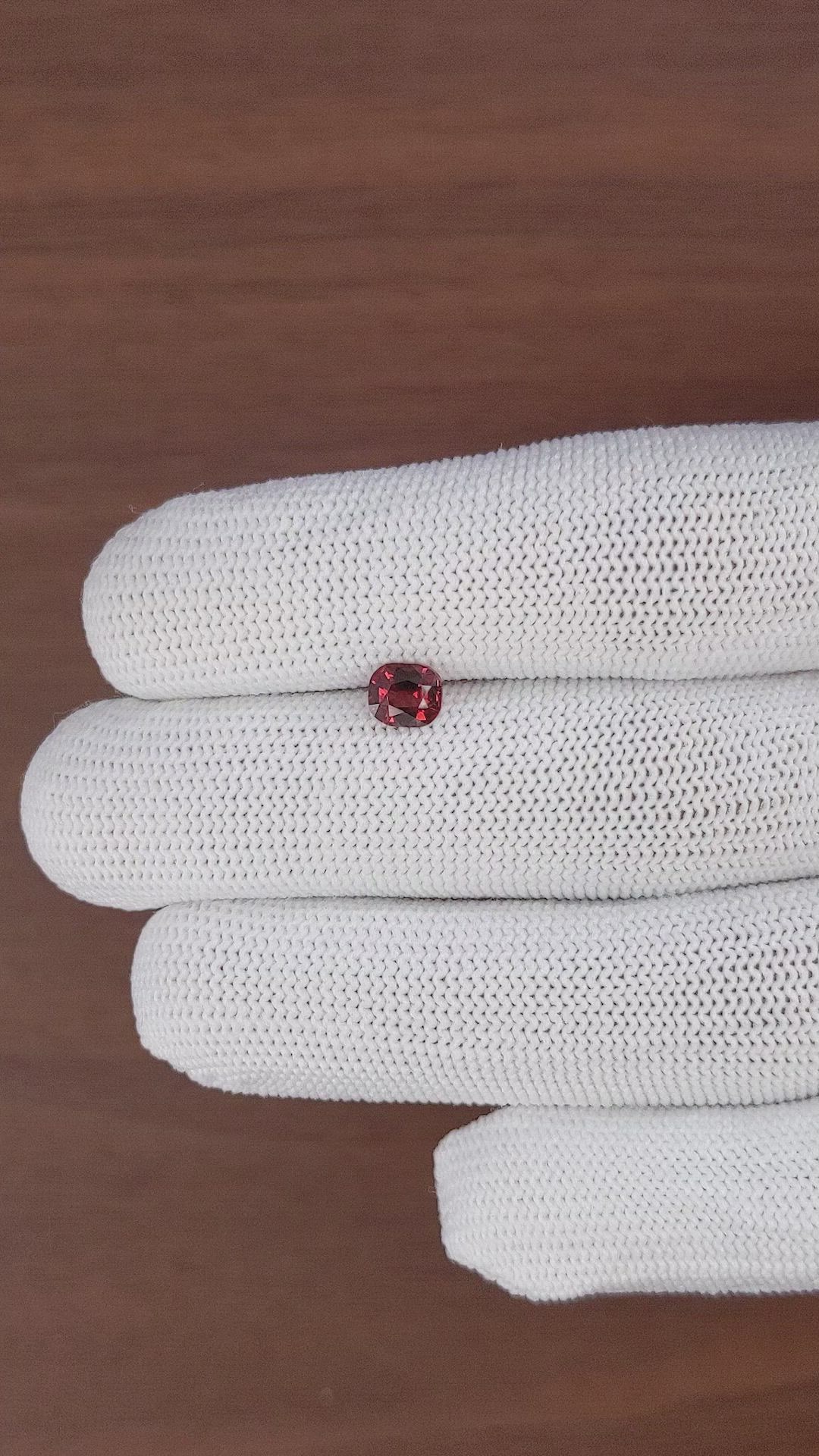 0.92 Ct. Orangish Red Garnet from Ceylon (Sri Lanka) Size Video