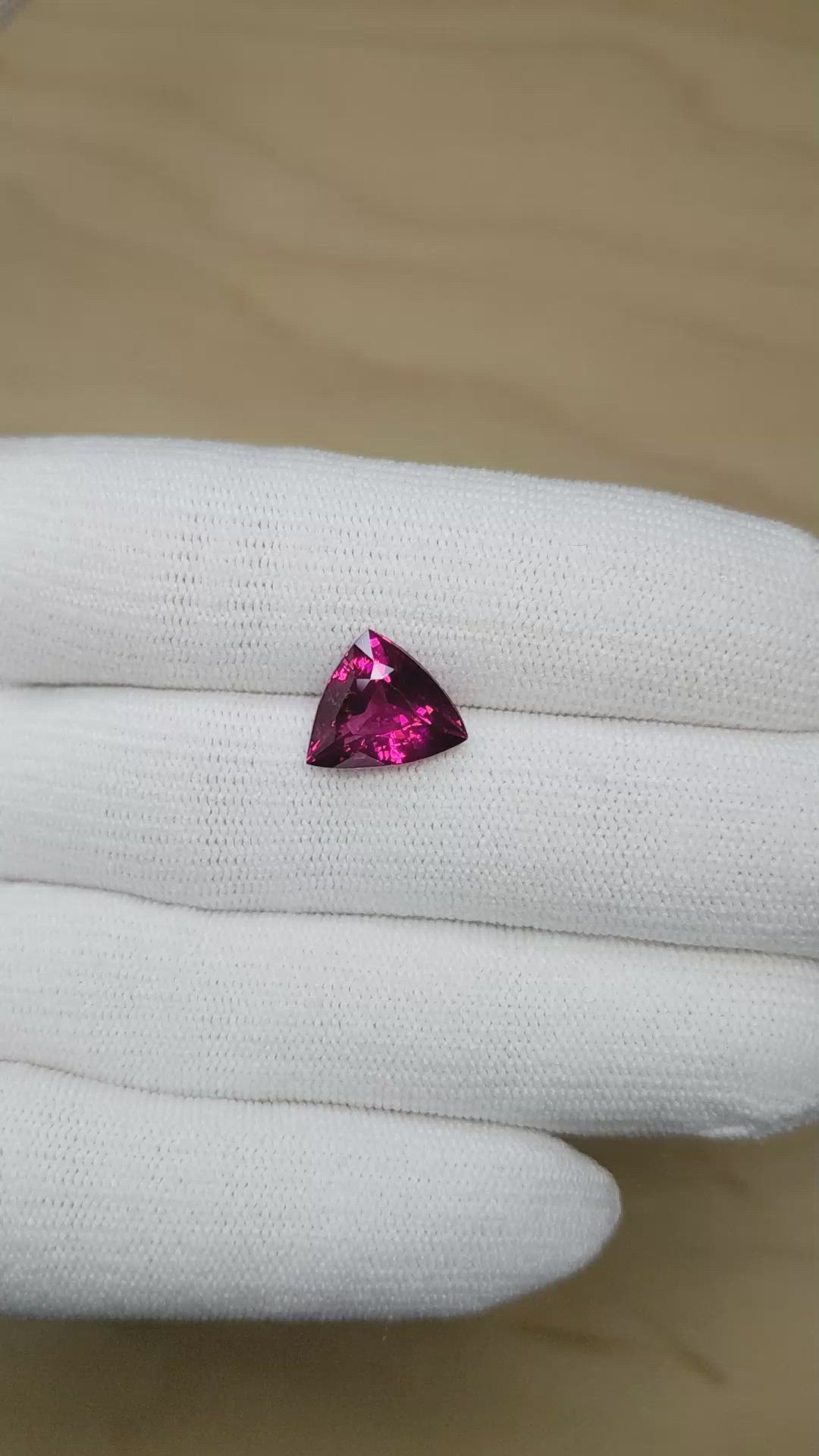 5.18 Ct. Purplish Pink Rhodolite Garnet from Ceylon (Sri Lanka) Size Video