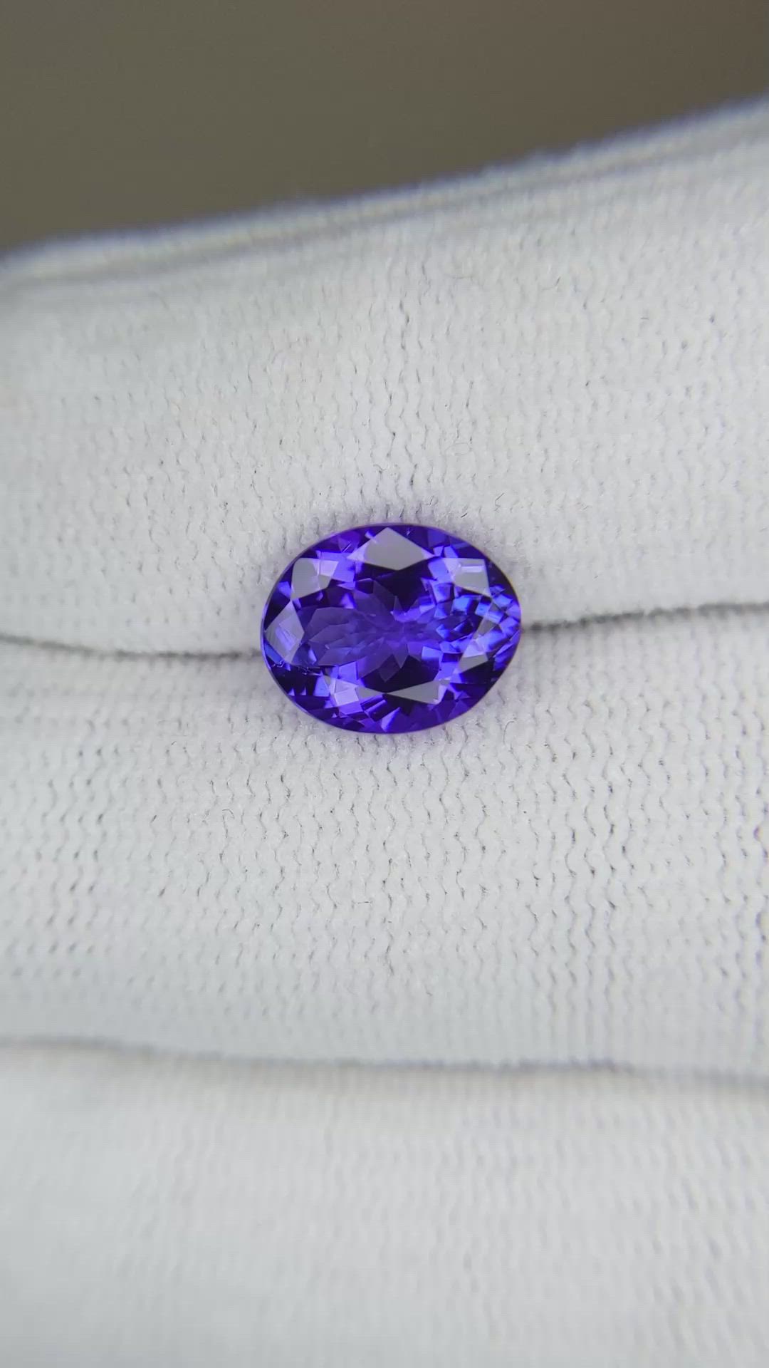 2.89 Ct. Violetish Blue Tanzanite from Tanzania Size Video