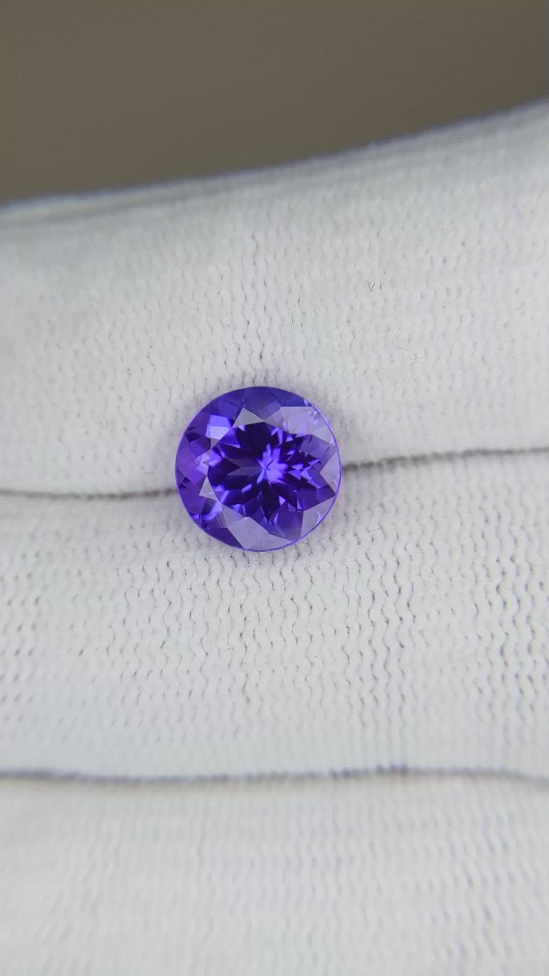 2.72 Ct. Violetish Blue Tanzanite from Tanzania Size Video