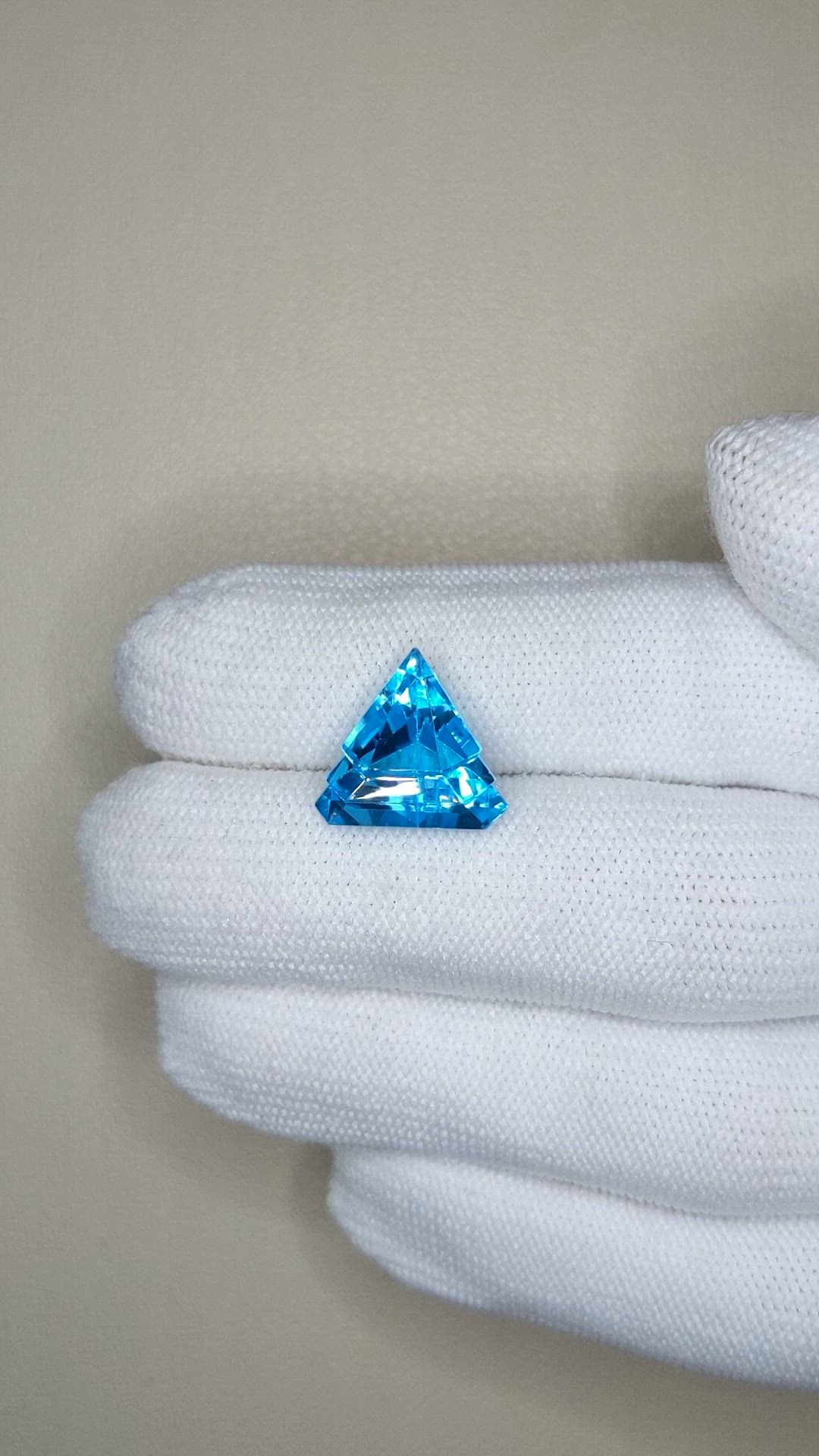 7.87 Ct. Swiss Blue Topaz from Brazil Size Video