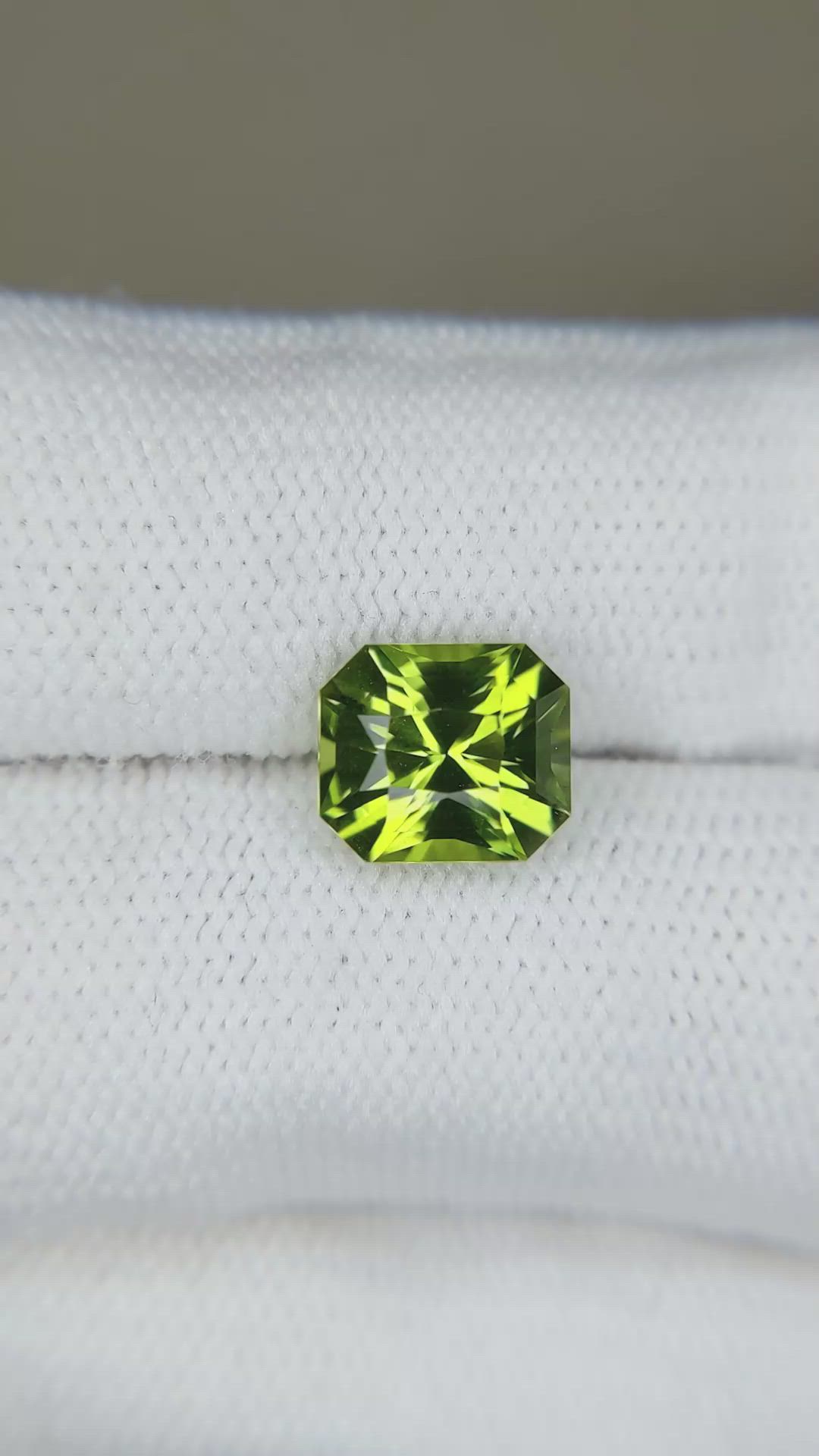 2.81 Ct. Yellowish Green Peridot from Ceylon (Sri Lanka) Size Video