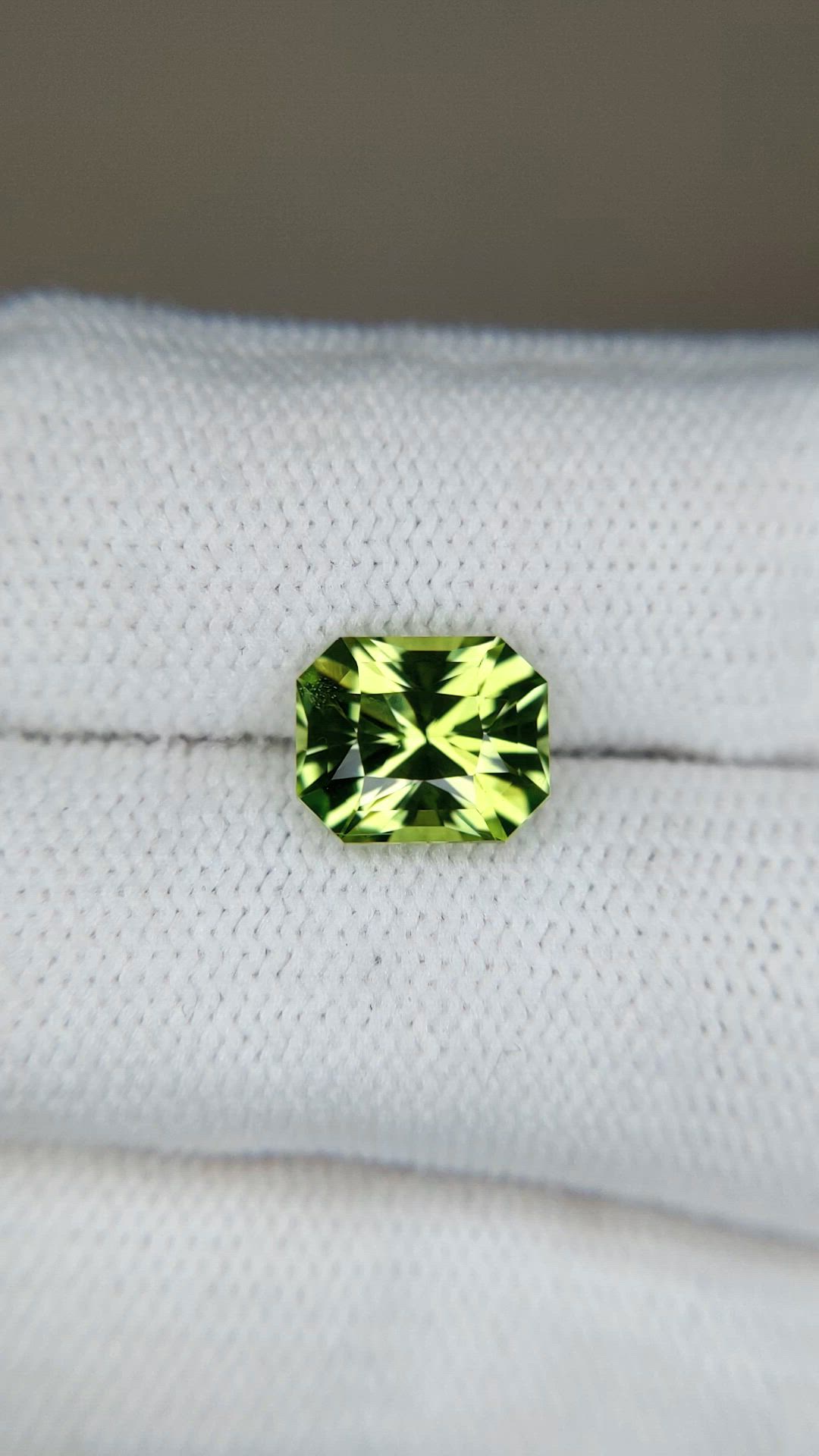 2.71 Ct. Green (Lime Green) Peridot from Pakistan Size Video