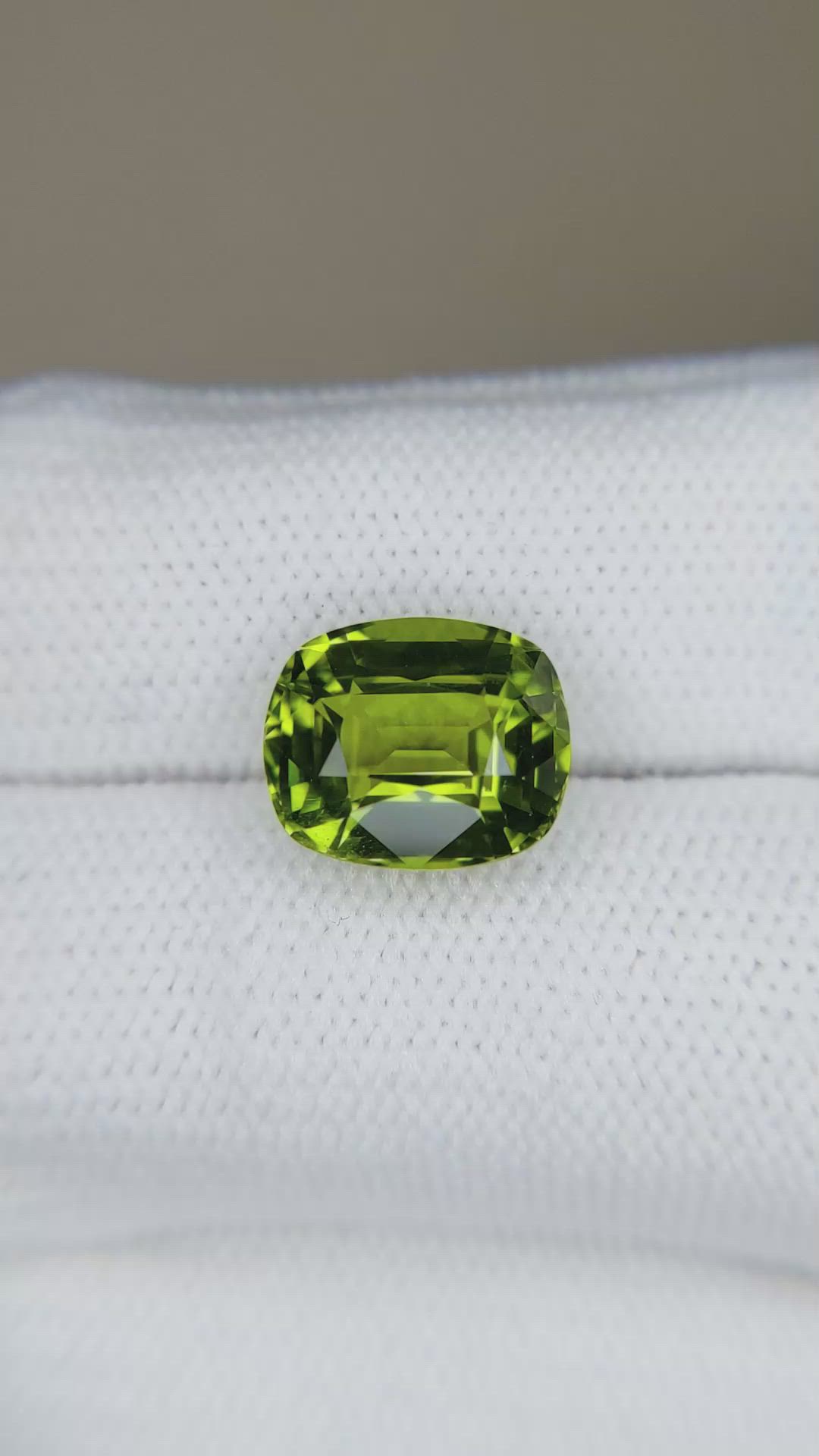 4.83 Ct. Yellowish Green Peridot from Pakistan Size Video