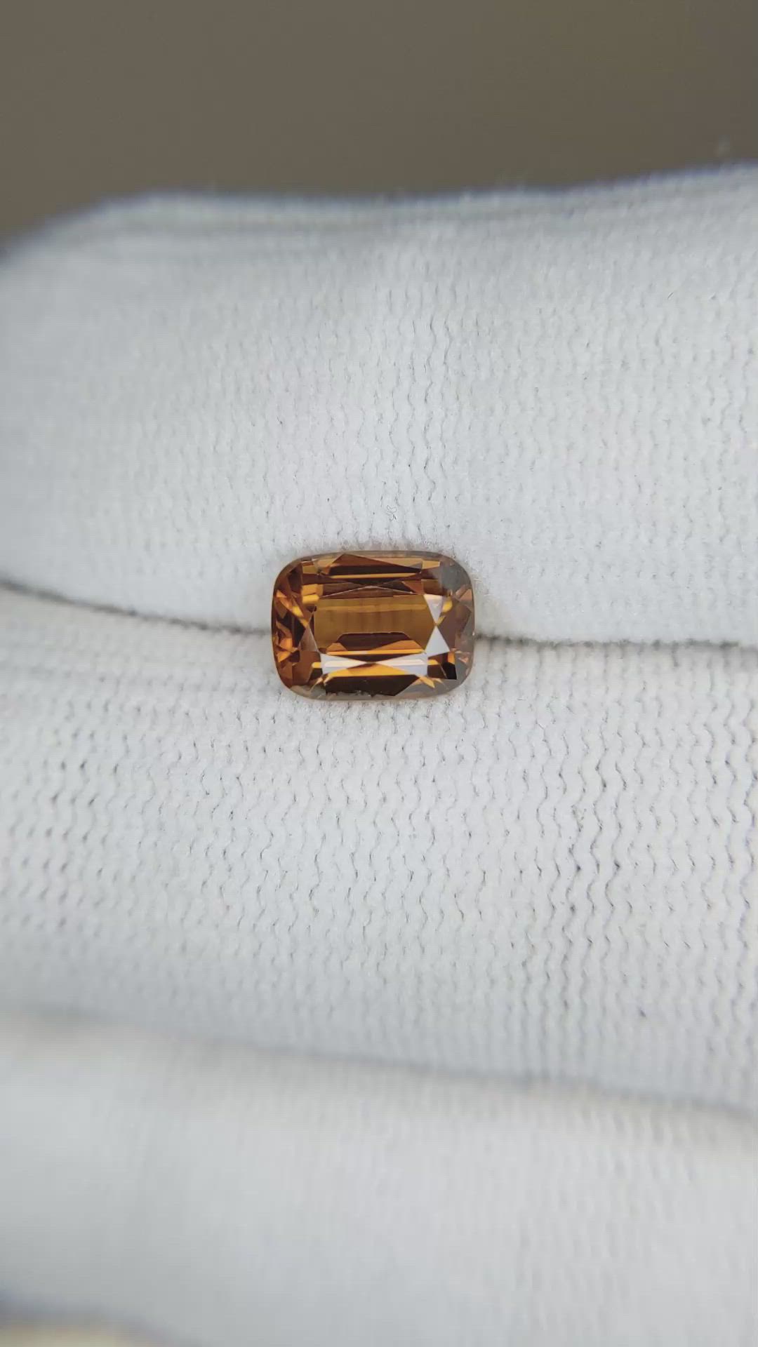 2.26 Ct. Brownish Orange Zircon from Ceylon (Sri Lanka) Size Video