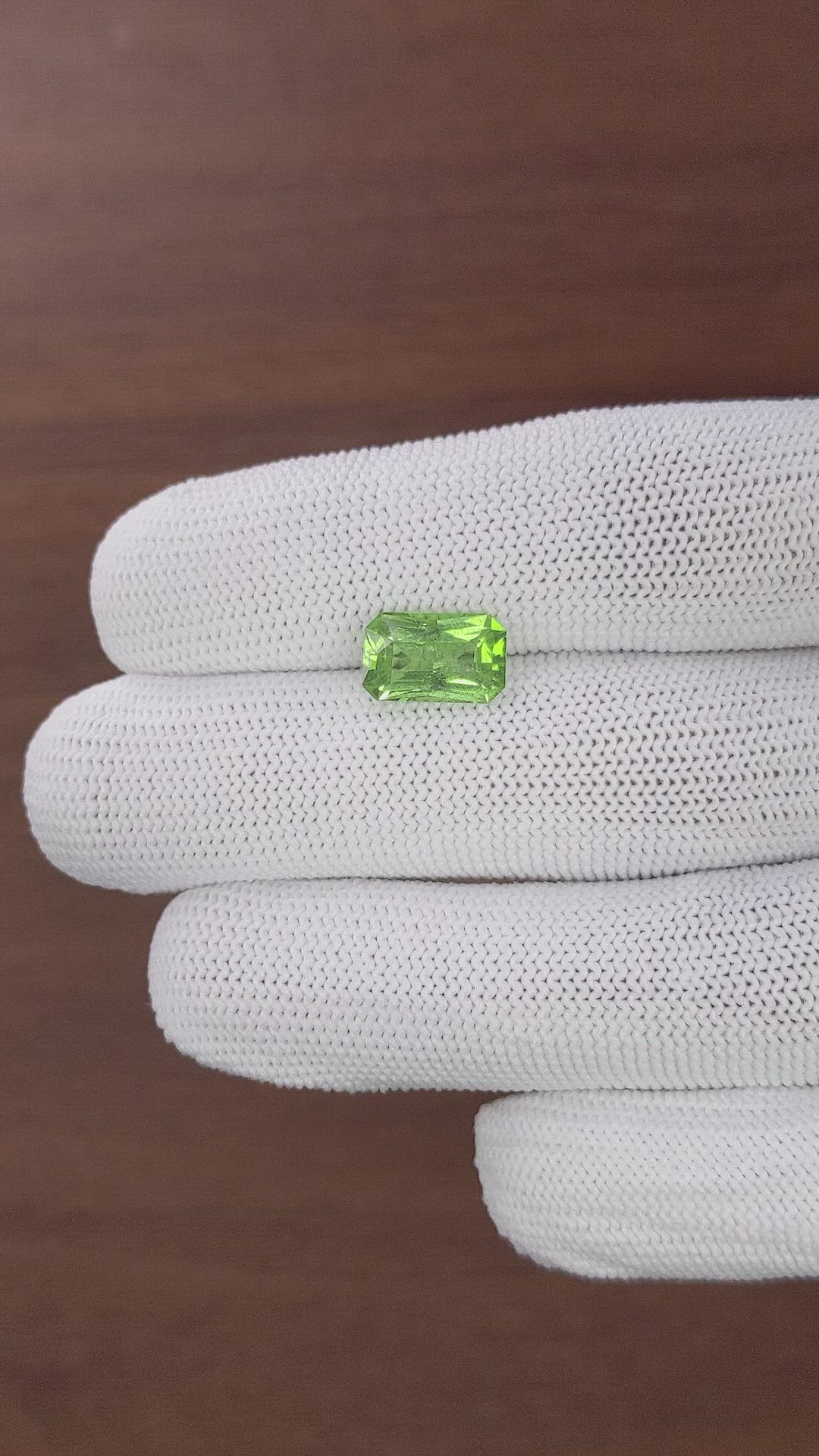2.85 Ct. Green (Lime Green) Peridot from Tanzania Size Video