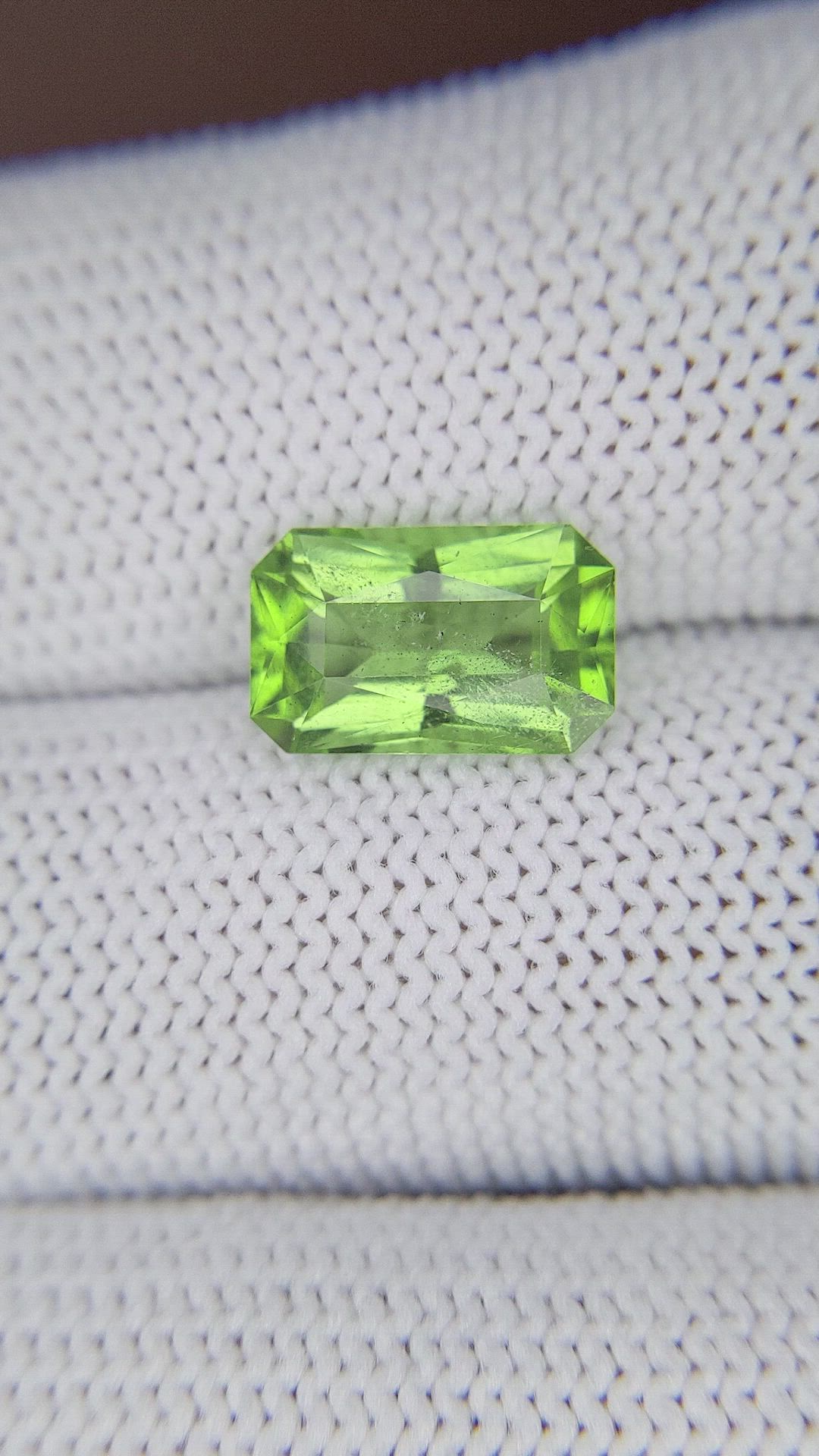 2.85 Ct. Green (Lime Green) Peridot from Tanzania Size Video
