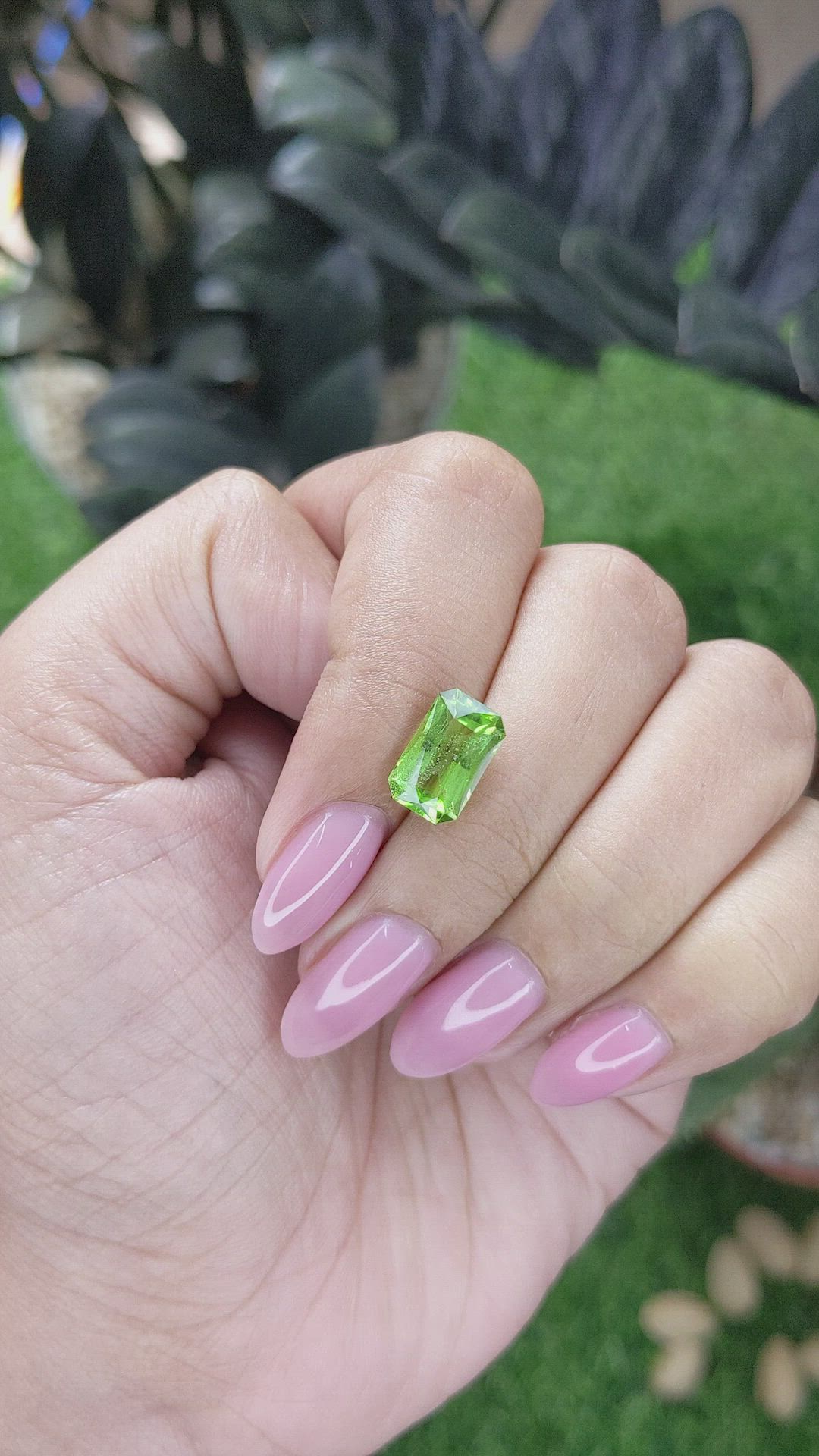 2.85 Ct. Green (Lime Green) Peridot from Tanzania Size Video