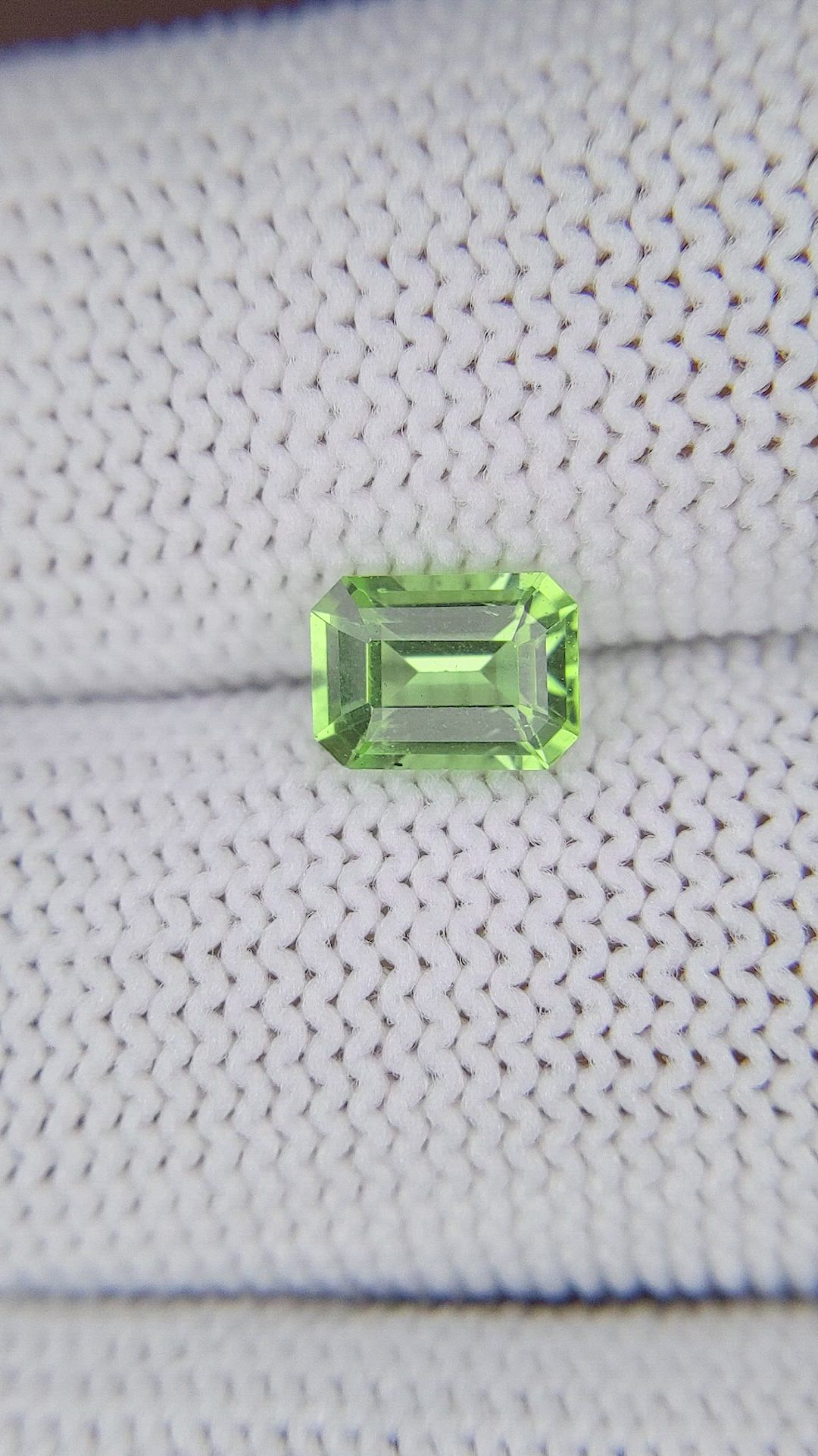 0.97 Ct. Green (Lime Green) Peridot from Tanzania Size Video