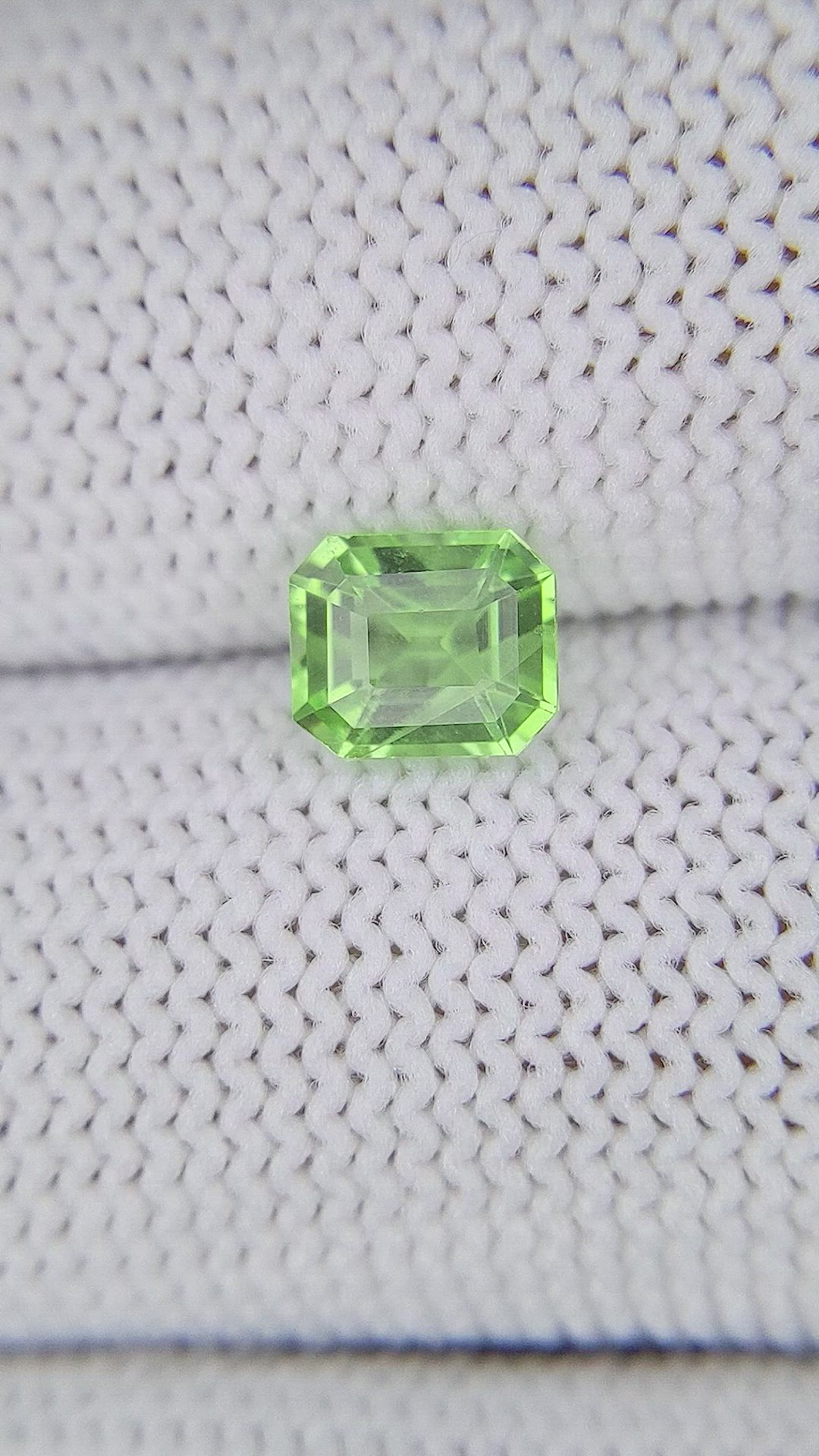 0.92 Ct. Green (Lime Green) Peridot from Tanzania Size Video