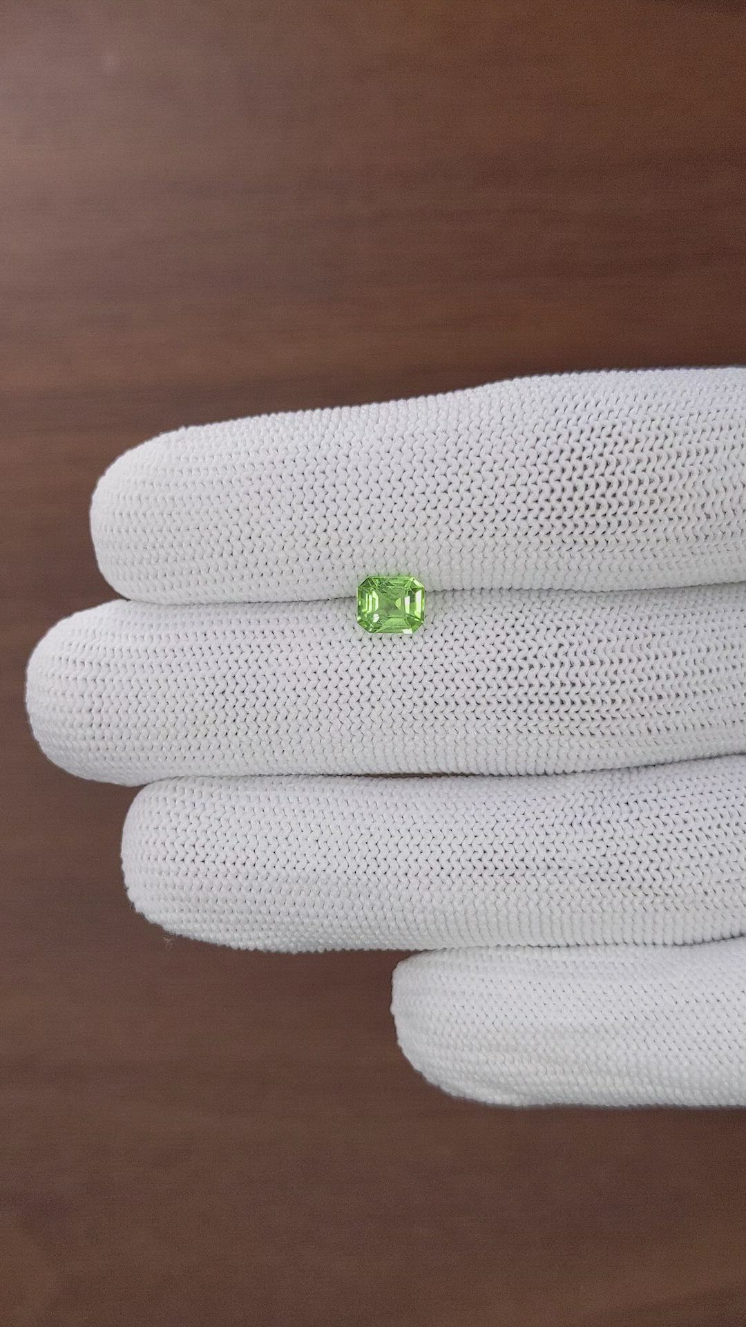 0.92 Ct. Green (Lime Green) Peridot from Tanzania Size Video