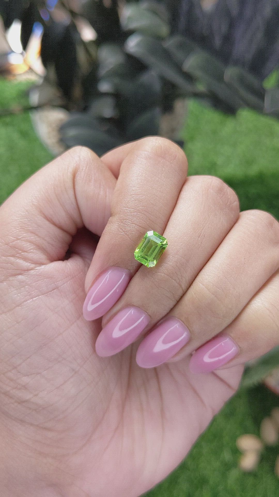 2.04 Ct. Green (Lime Green) Peridot from Tanzania Size Video