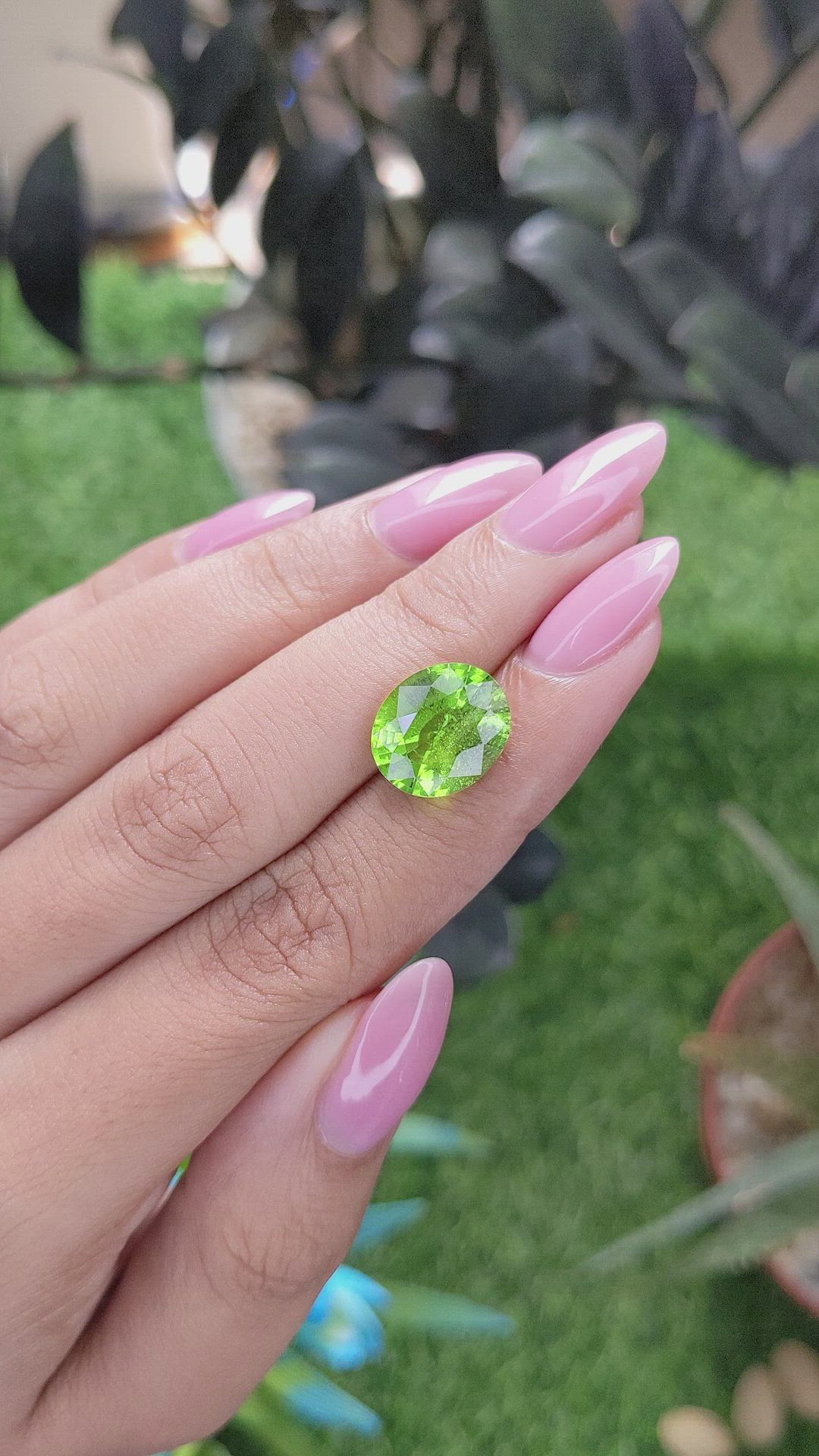 5.62 Ct. Green (Lime Green) Peridot from Tanzania Size Video