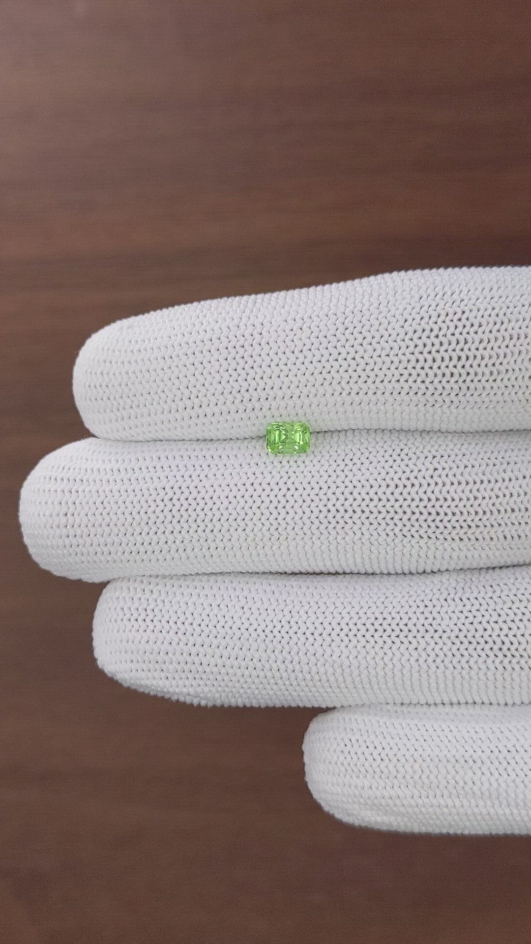 0.50 Ct. Green (Lime Green) Peridot from Tanzania Size Video