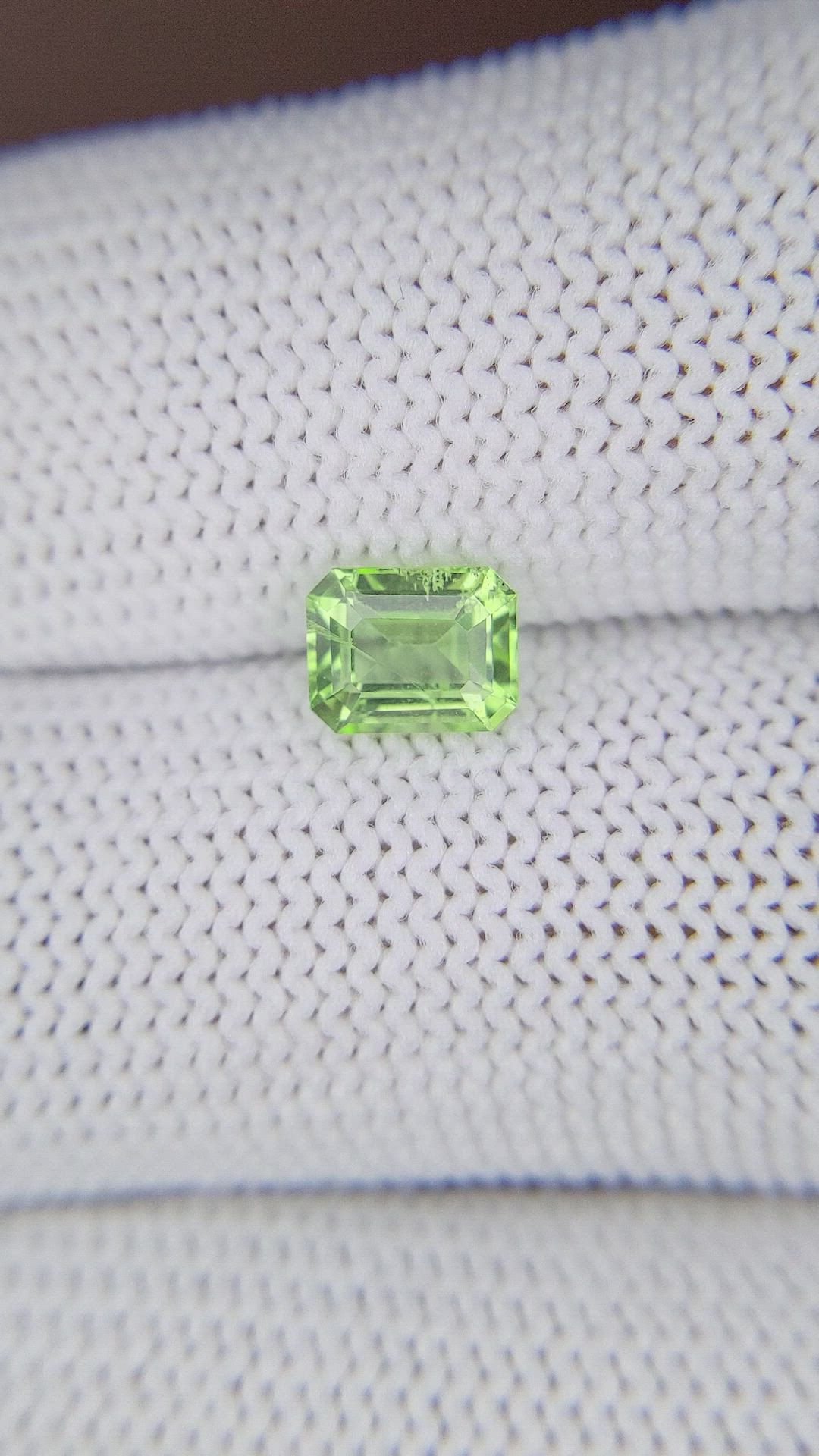 0.93 Ct. Green (Lime Green) Peridot from Tanzania Size Video