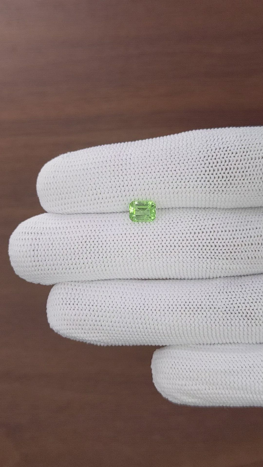 0.93 Ct. Green (Lime Green) Peridot from Tanzania Size Video