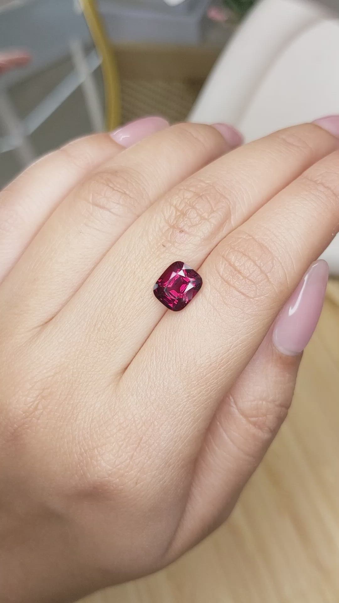 2.81 Ct. Purplish Red Rhodolite Garnet from Ceylon (Sri Lanka) Size Video