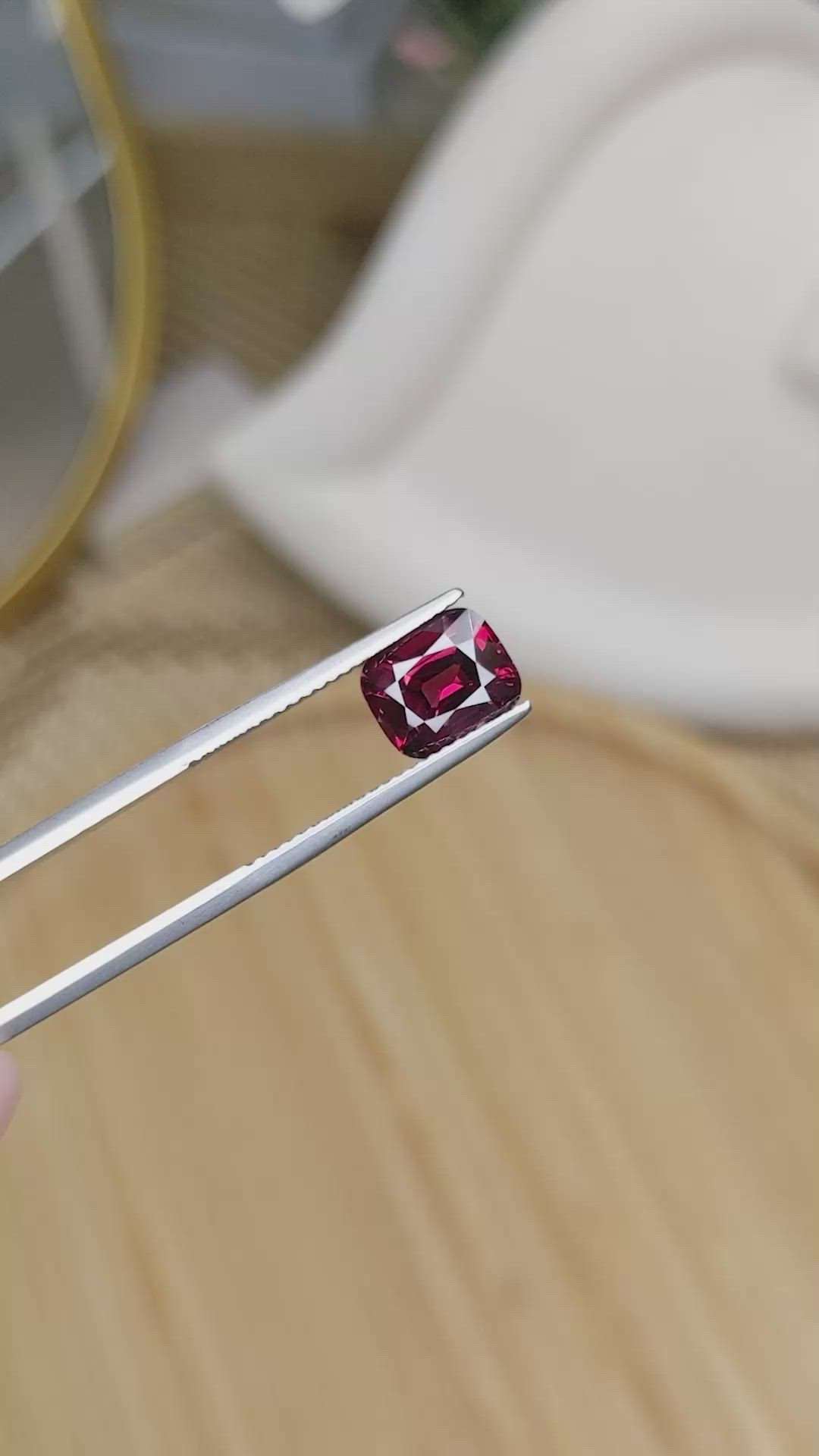 2.81 Ct. Purplish Red Rhodolite Garnet from Ceylon (Sri Lanka) Size Video