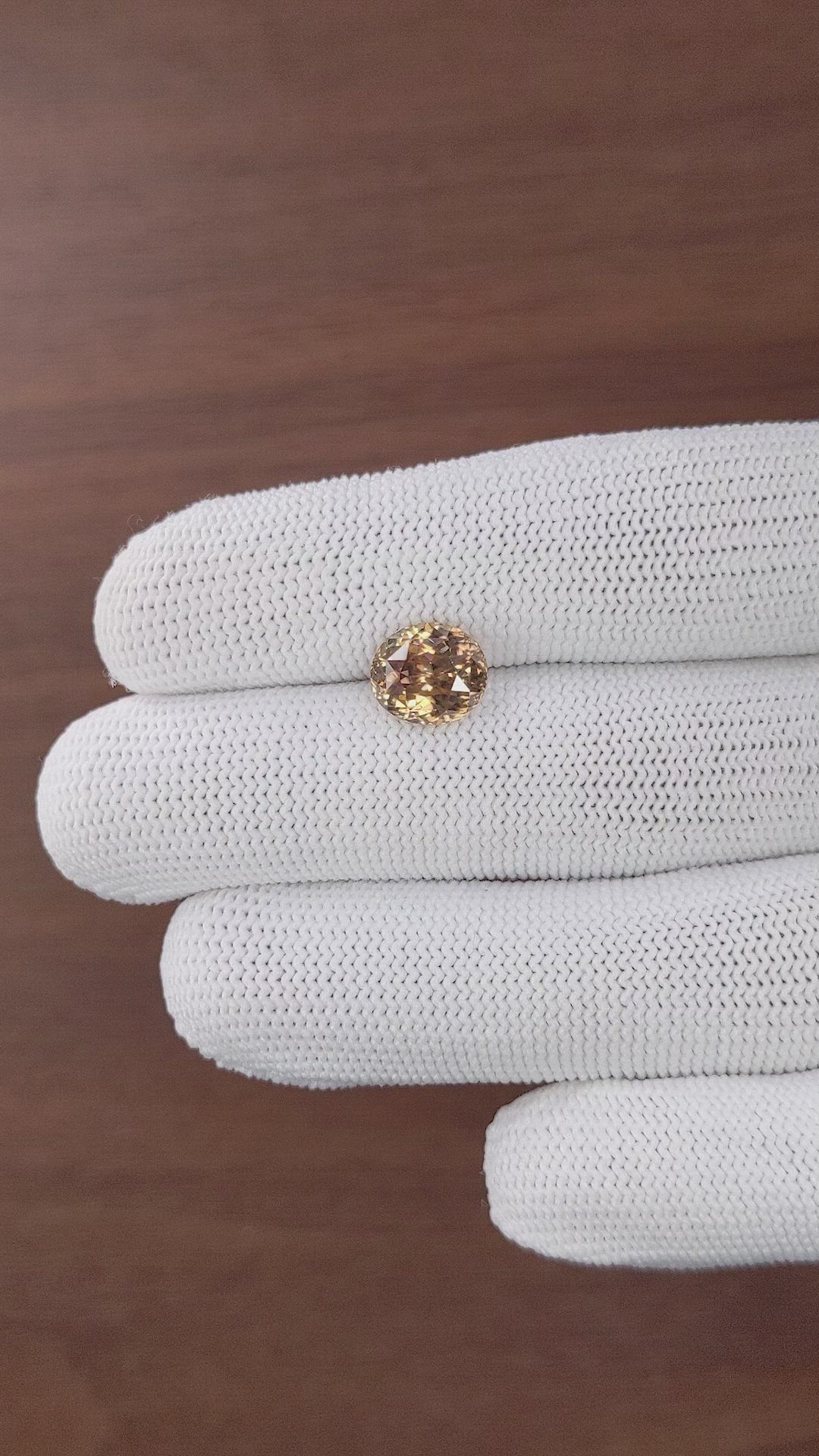 4.27 Ct. Yellowish Brown Zircon from Ceylon (Sri Lanka) Size Video