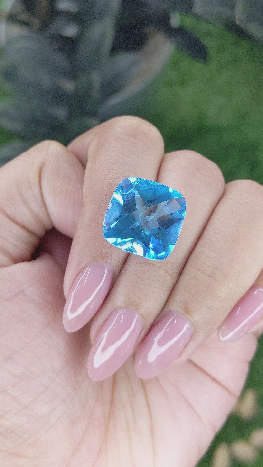 17.92 Ct. Blue Topaz from Ceylon (Sri Lanka) Size Video