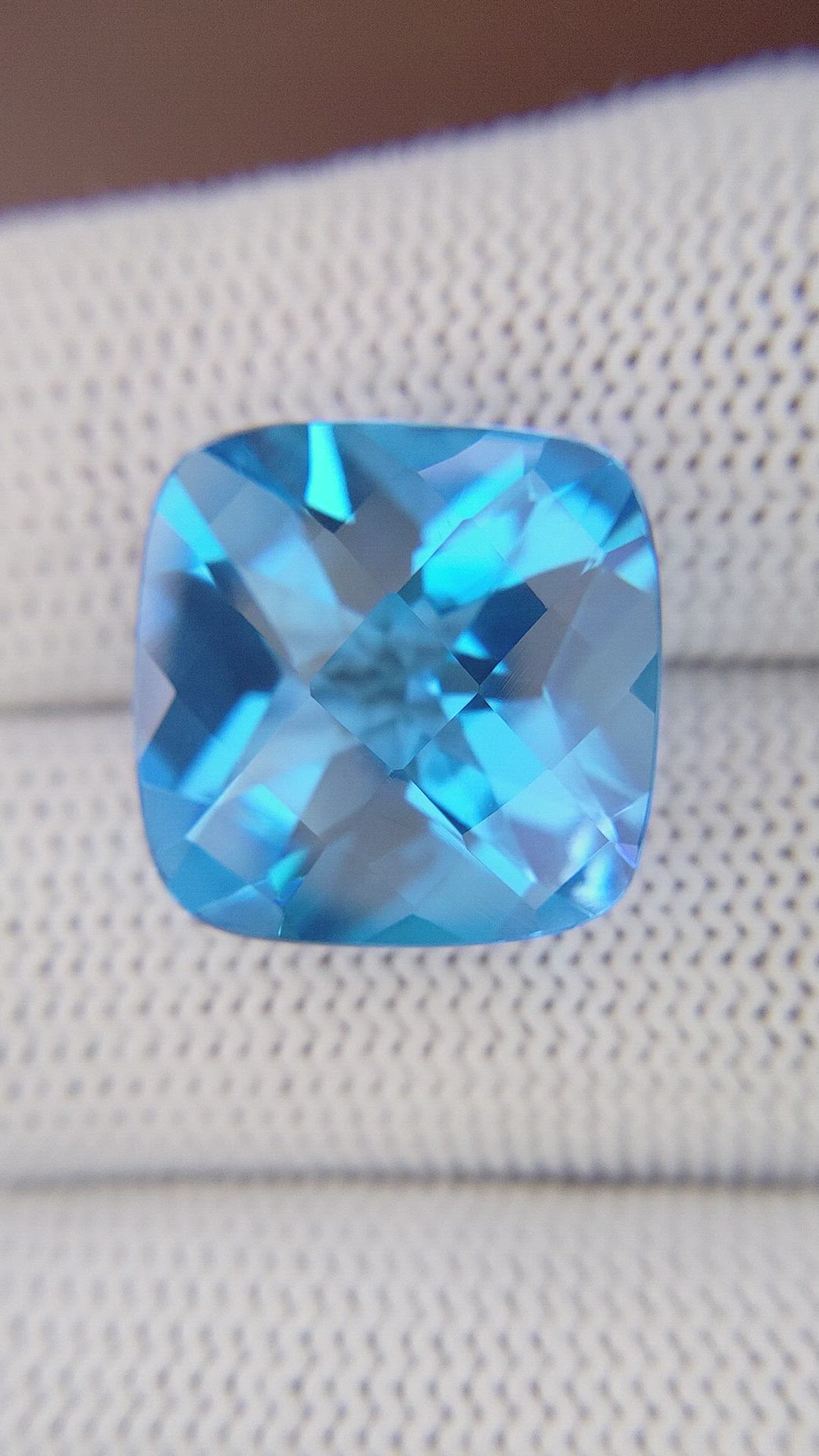 17.92 Ct. Blue Topaz from Ceylon (Sri Lanka) Size Video