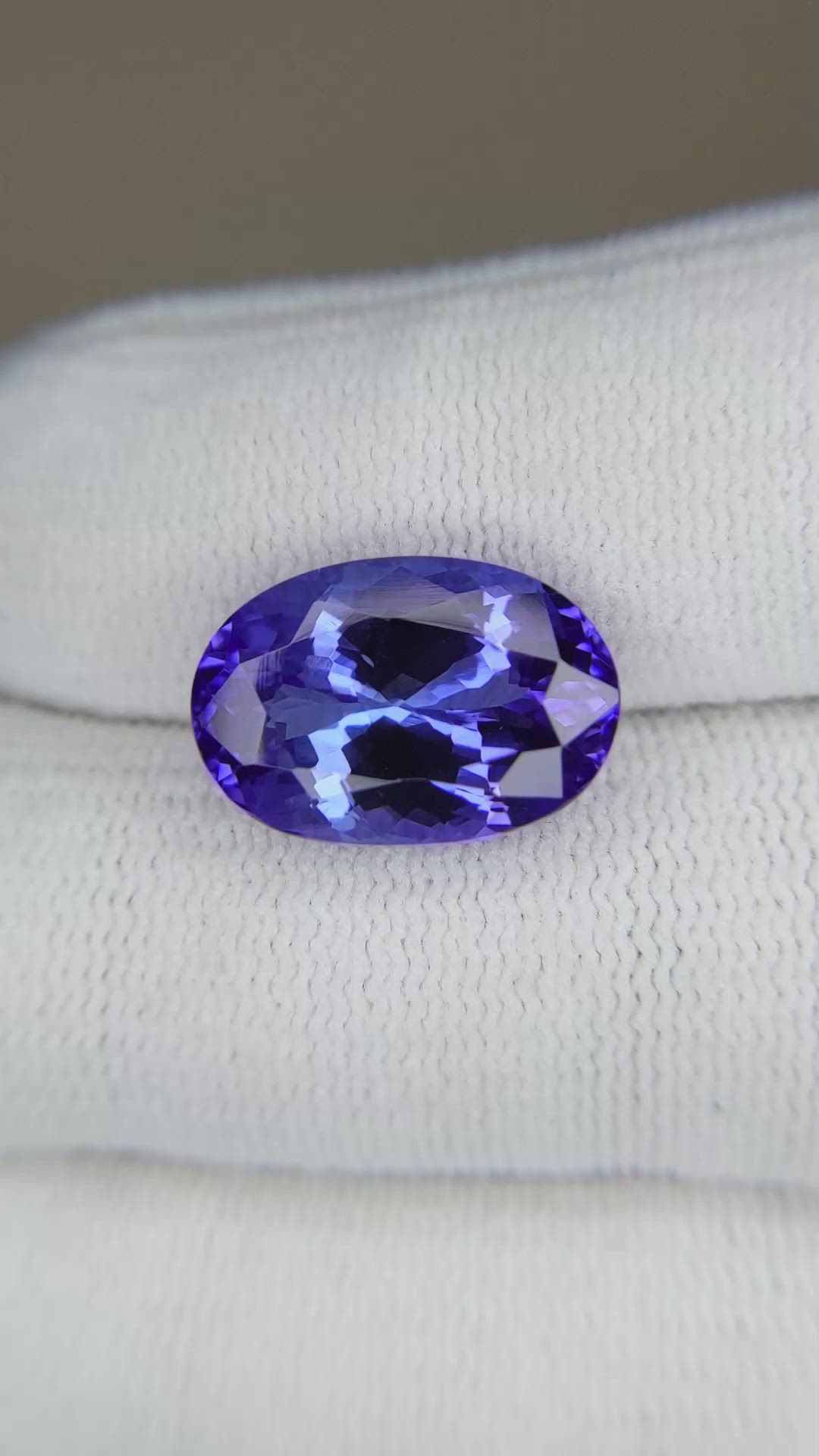 9.39 Ct. Violetish Blue Tanzanite from Tanzania Size Video