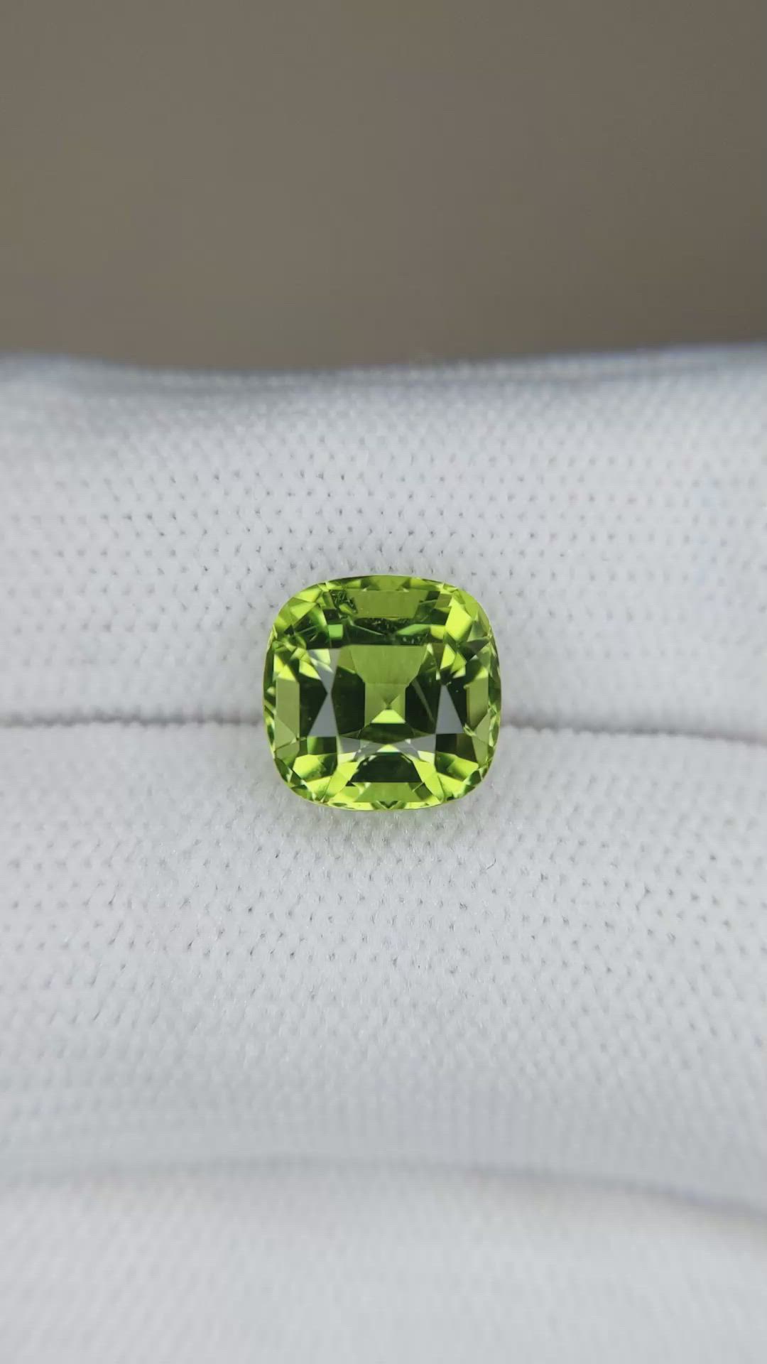 3.93 Ct. Green (Lime Green) Peridot from Pakistan Size Video