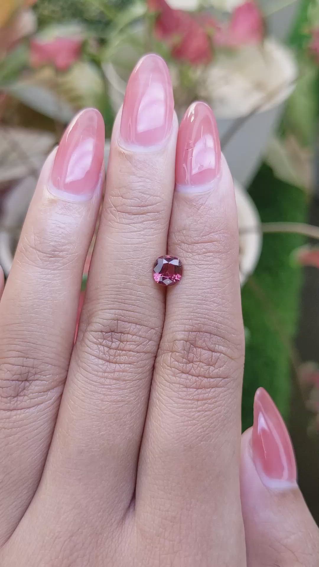 0.91 Ct. Pink Garnet from Ceylon (Sri Lanka) Size Video
