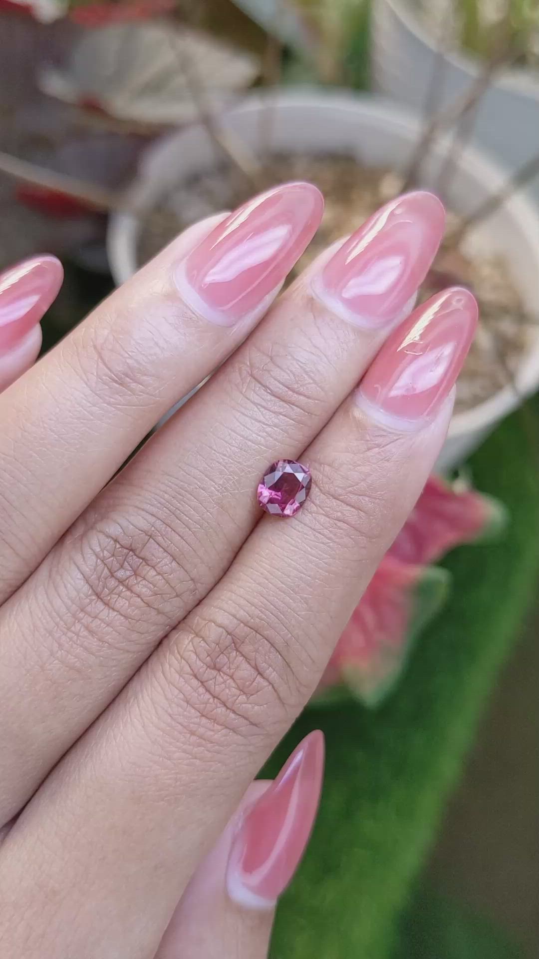 0.86 Ct. Purplish Pink Garnet from Ceylon (Sri Lanka) Size Video