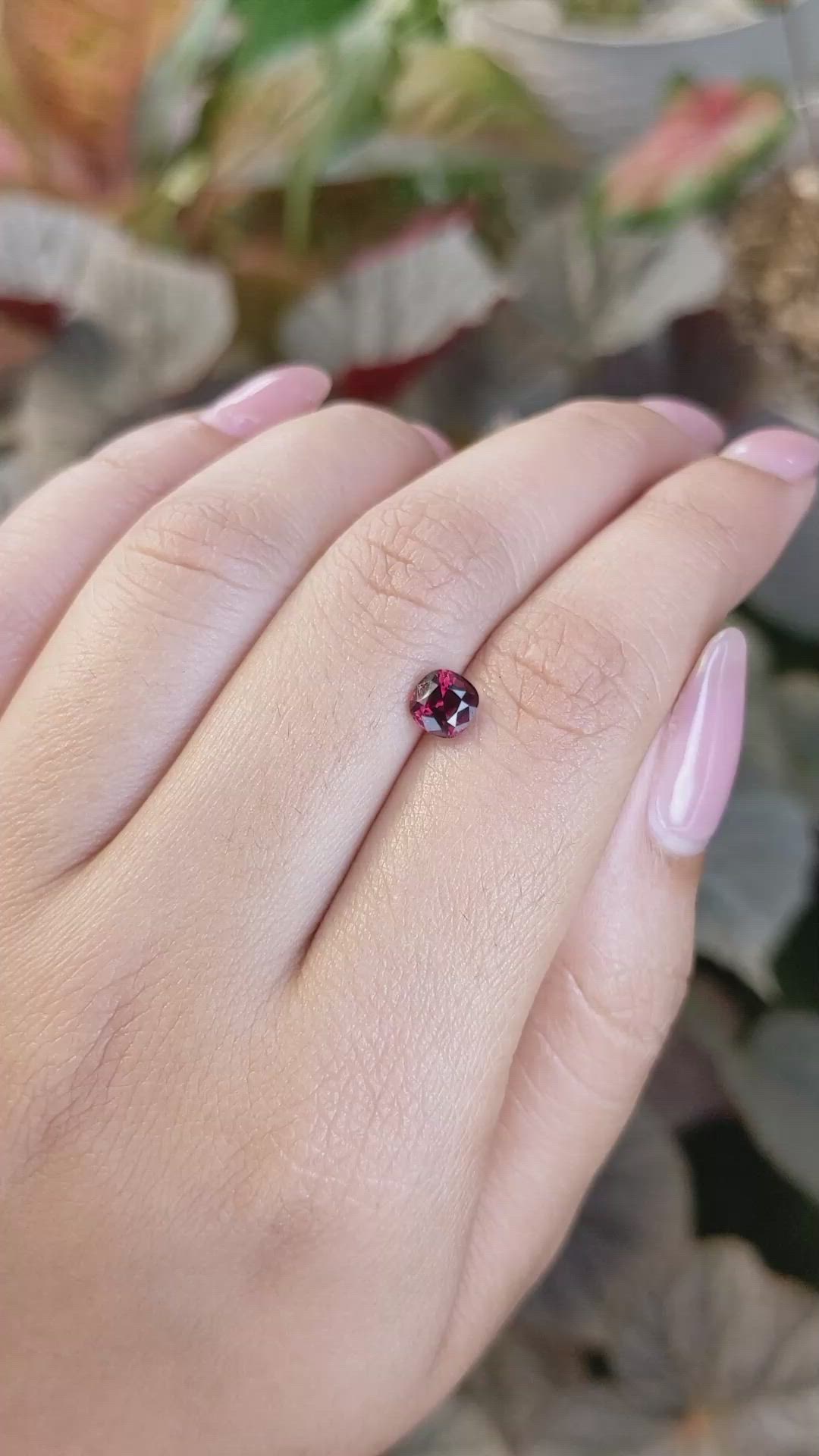 1.00 Ct. Red Garnet from Ceylon (Sri Lanka) Size Video