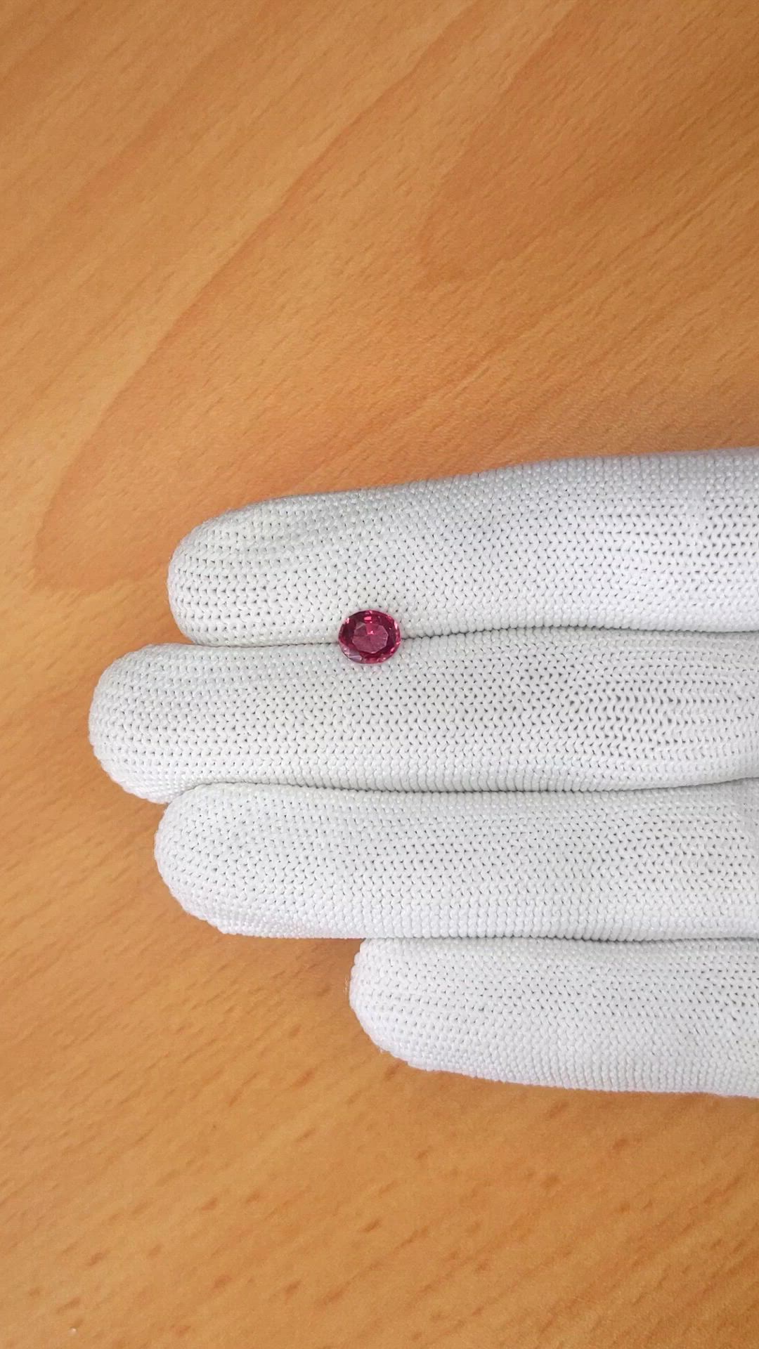 1.00 Ct. Reddish Pink Garnet from Ceylon (Sri Lanka) Size Video