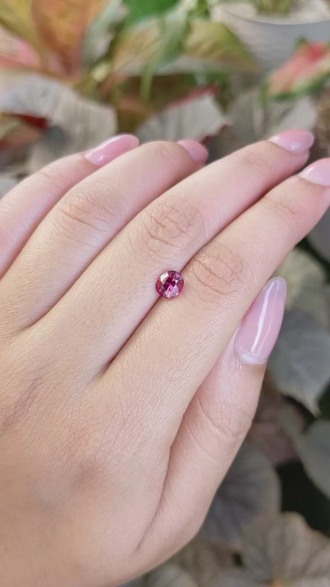 1.00 Ct. Reddish Pink Garnet from Ceylon (Sri Lanka) Size Video