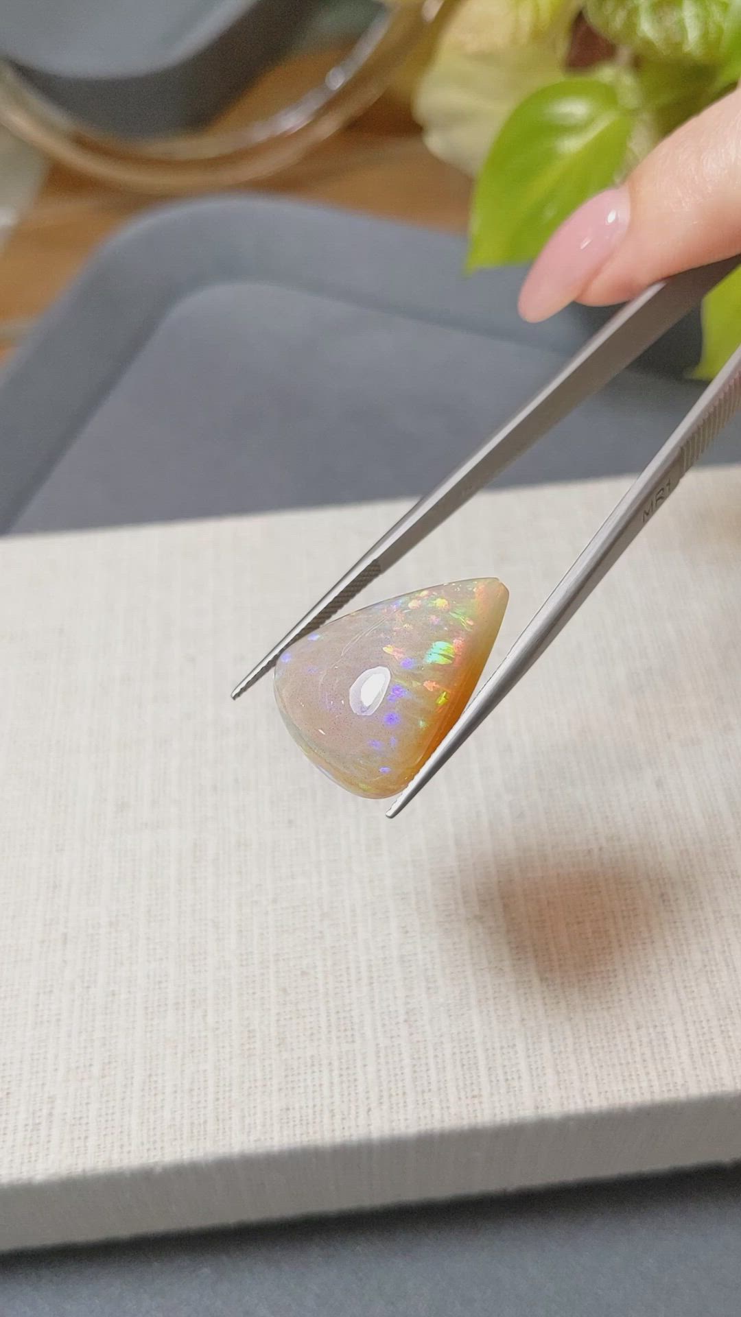 22.15 Ct. Multi Color White Opal (Light Opal) from Ethiopia Size Video
