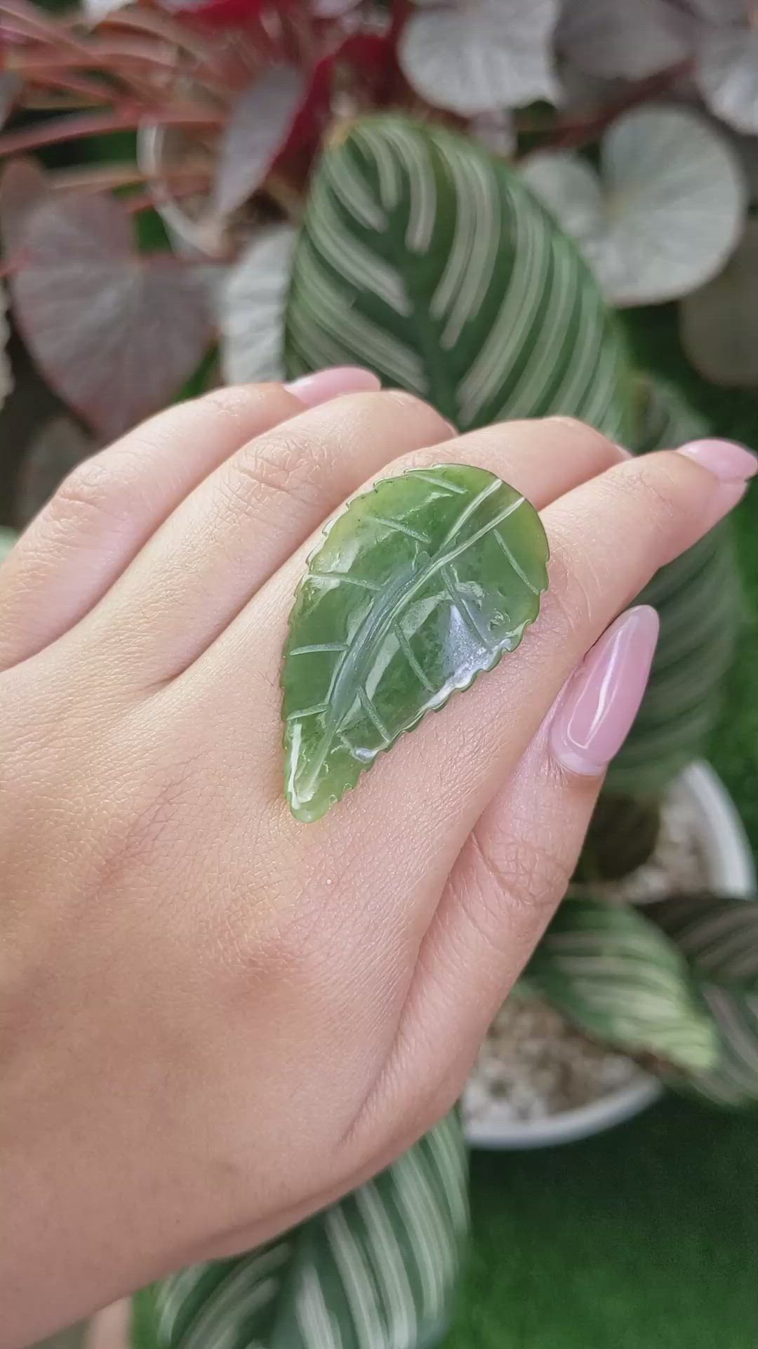 30.92 Ct. Green Jade from Burma (Myanmar) Size Video