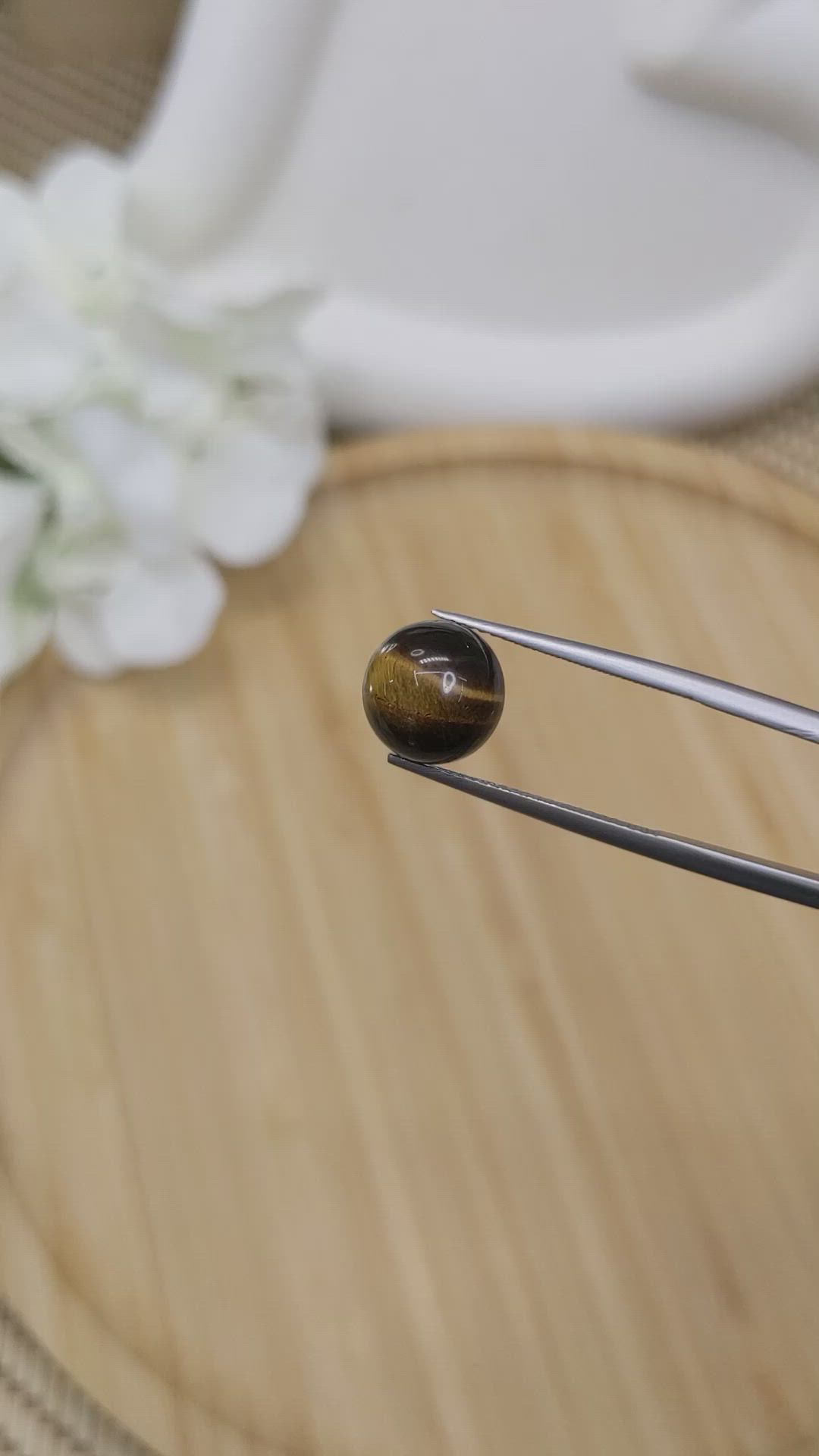 4.95 Ct. Cabochon Tiger's Eye from Ceylon (Sri Lanka) Size Video