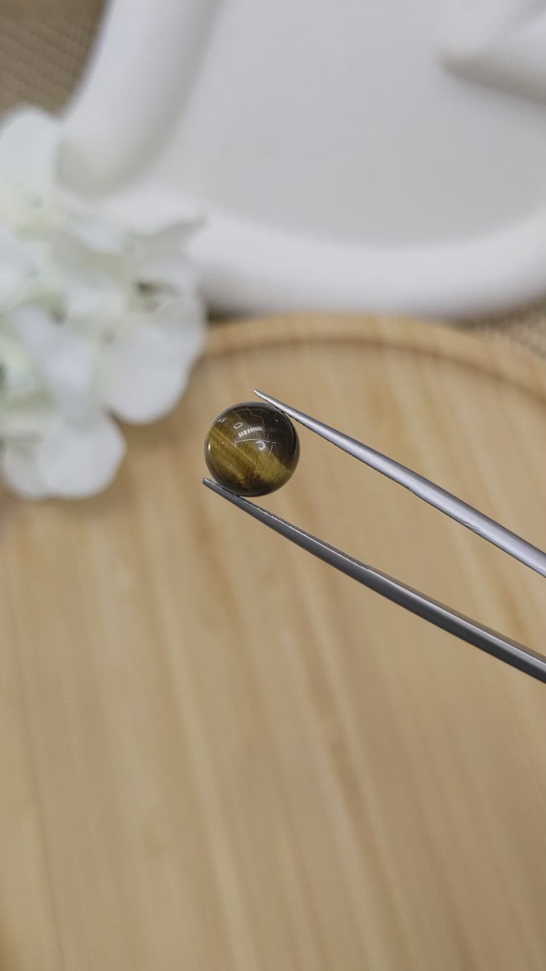 4.30 Ct. Cabochon Tiger's Eye from Ceylon (Sri Lanka) Size Video