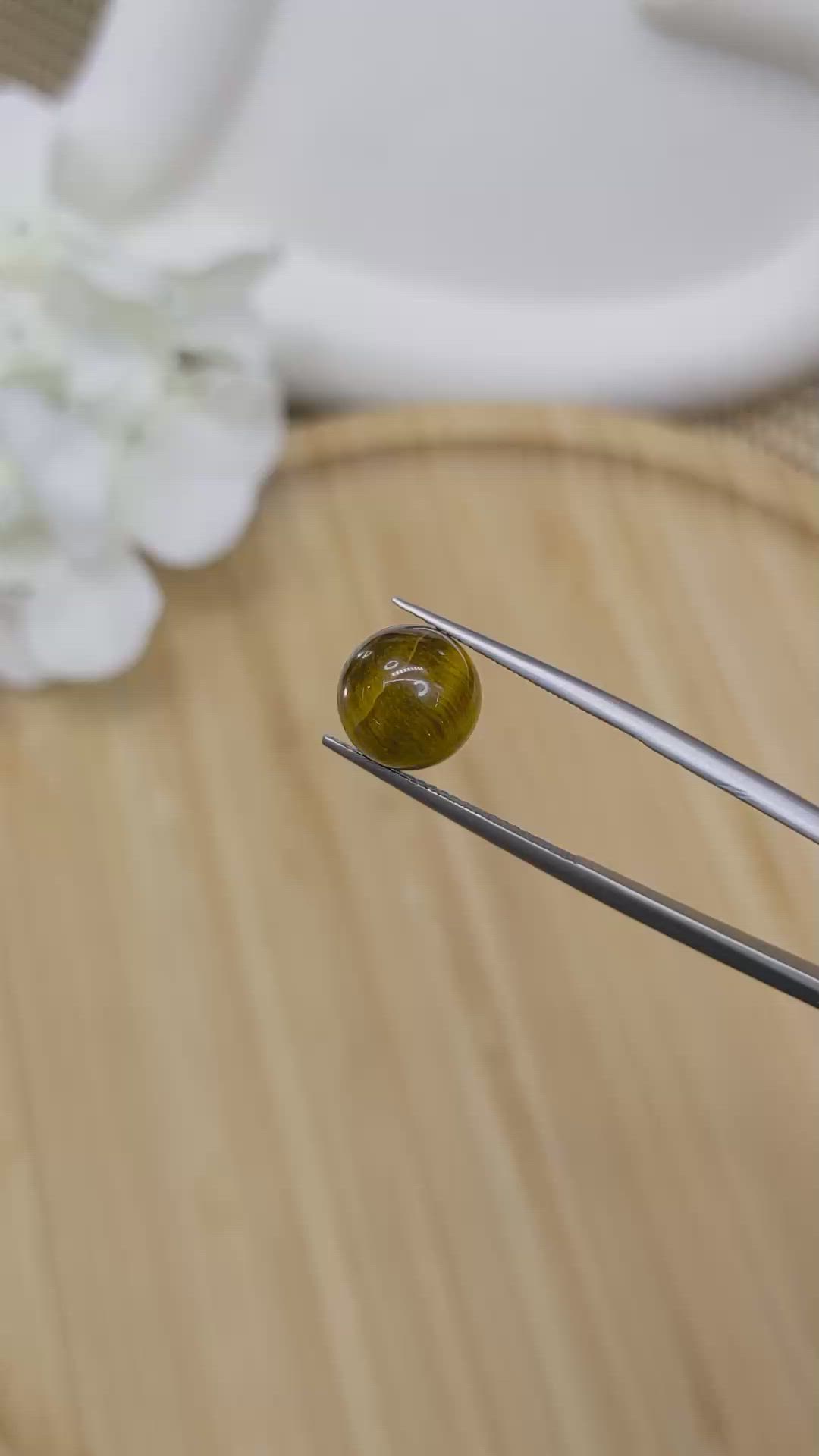 4.39 Ct. Cabochon Tiger's Eye from Ceylon (Sri Lanka) Size Video